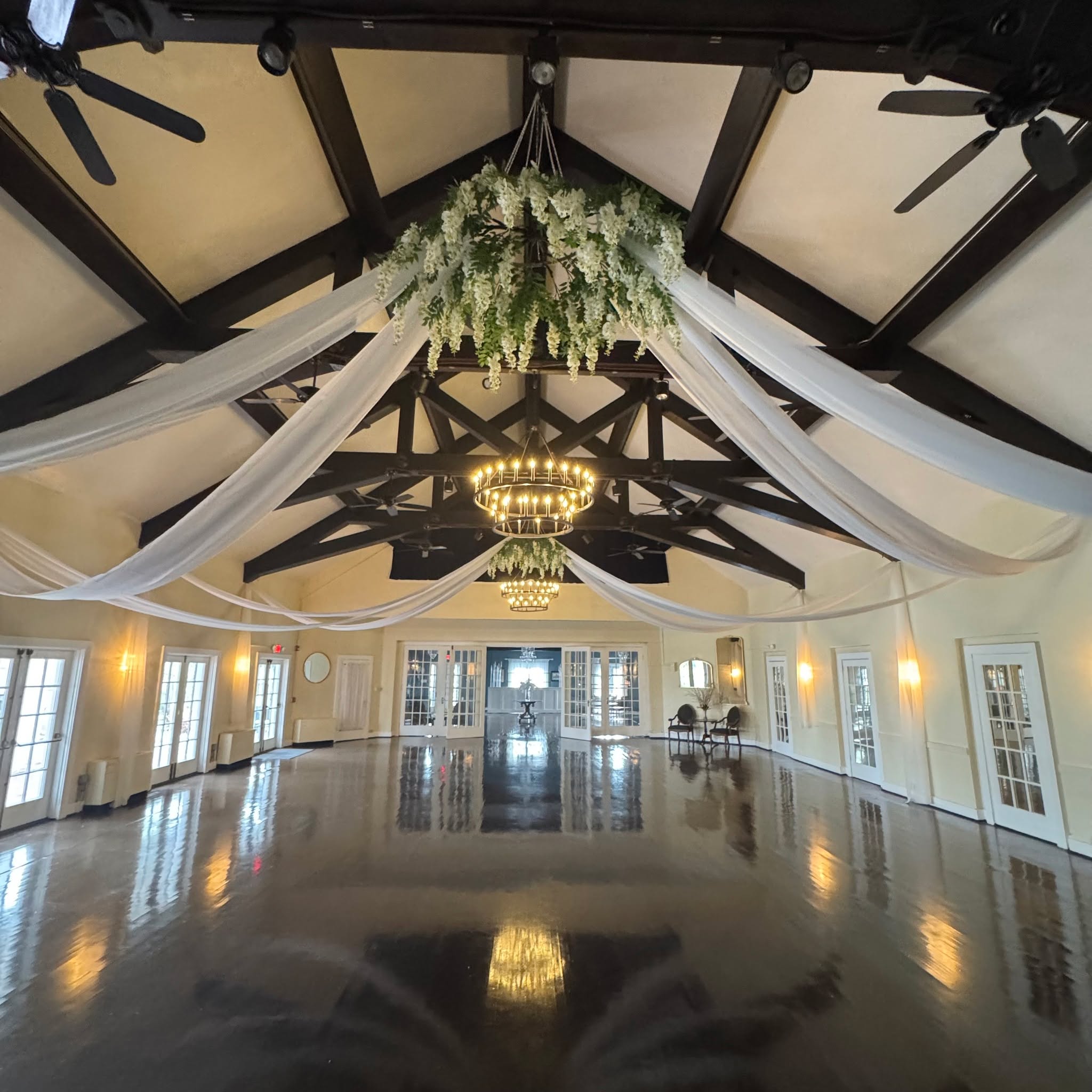HISTORIC VENUE
Amazing space for your wedding, private party, or corporate entertaining.
#wedding #eventspace #romance #charm #oldworld #classic #weddingvenue #privateparty #corporateentertaining #entertaining #weddingplanning #bridetobe #burghbrides #pittsburghbride #edgewoodclub #edgewoodclubweddings #edgewood #pittsburgh
