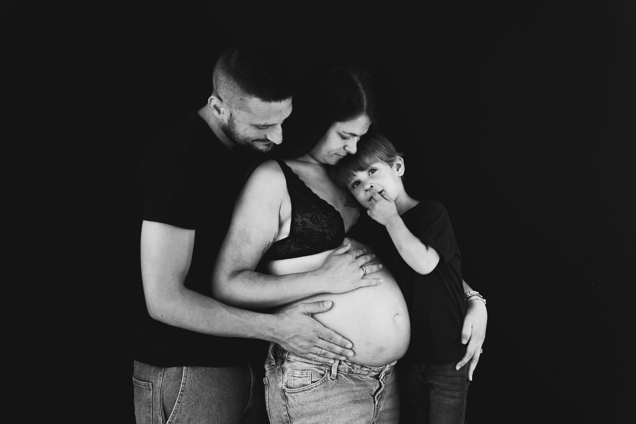 💌Quel pancione racconta una storia d’amore che cresce.
Dentro, una nuova vita.
Fuori, un fratellino che aspetta, accarezza, immagina.
Sono attimi che passano in un soffio. ✨
Fermali, prima che diventino solo un ricordo.
📸 Prenota ora il tuo servizio gravidanza: regala a te e alla tua famiglia un ricordo che durerà per sempre.
link in bio per prenotare una chiamata con noi