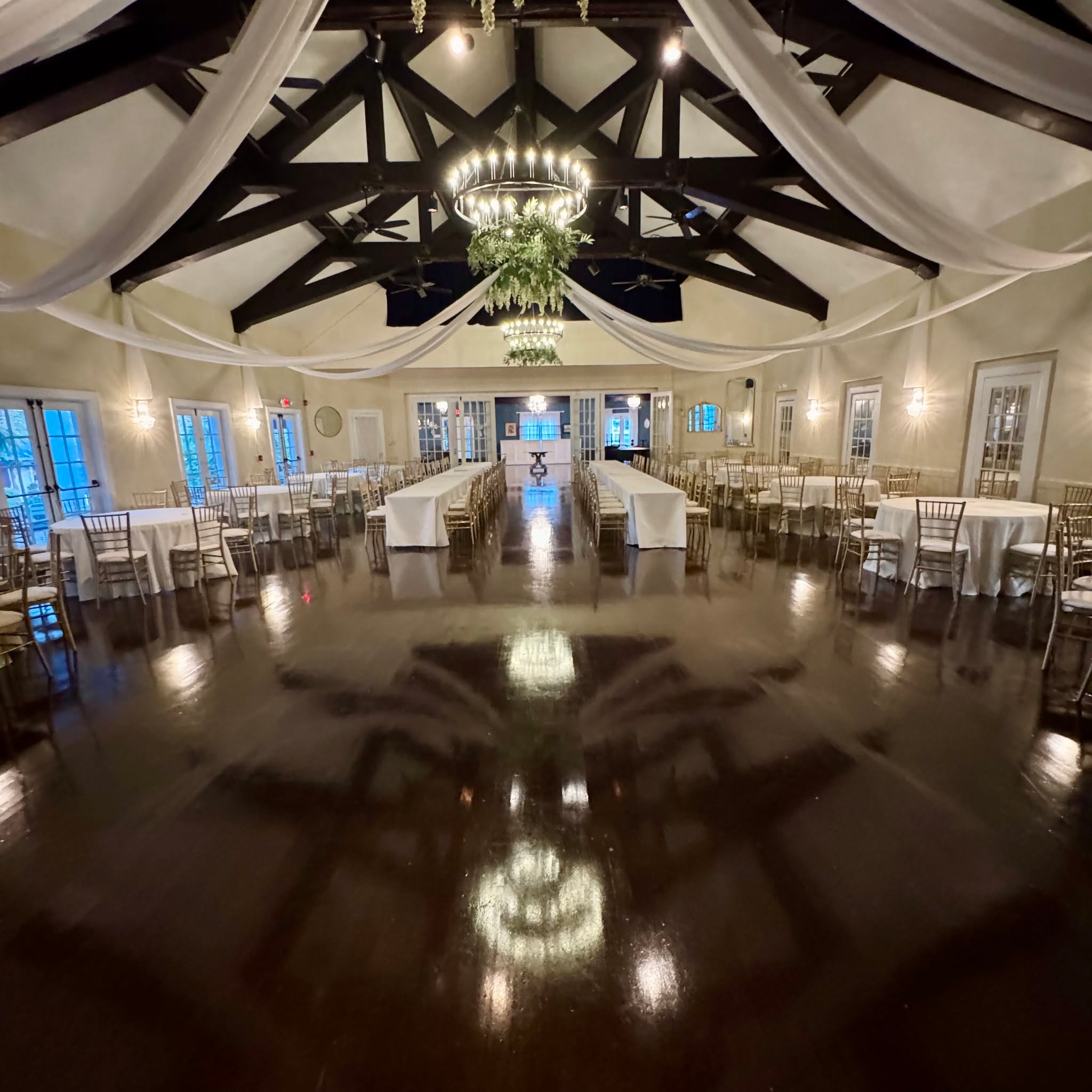 BALLROOM AWAITS
The perfect backdrop for your big day.
Accommodating both large and intimate gatherings.
#ballroom #ballroomwedding #historicvenue #weddingvenue #pittsburghwedding #pittsburghbride #burghbrides #weddingplanner #gettingmarried #engaged #bridetobe #love #edgewoodclub #edgewoodclubweddings #edgewood #pittsburgh
