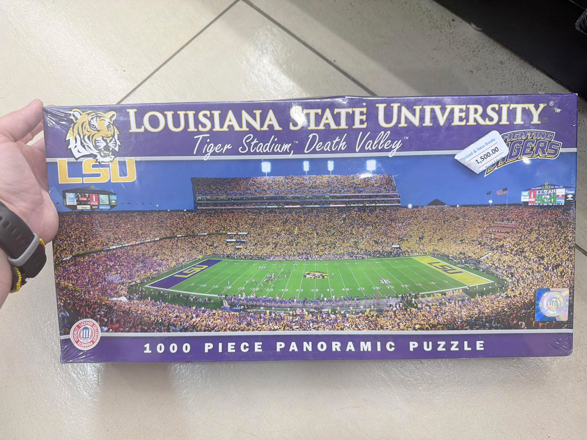The other day, while Zola was in the puppy hospital, I was burning time walking around the mall and came across this!!!!
ANOTHER GOD WINK 🙌🏼
It’s a 1000 piece panoramic puzzle of Death Valley….still in the wrapper 😱 soooo random!
Of course, I had to buy it! Best $10 of the day!
I want to frame it once I’m done and hang it in our house 🐯
Geaux Tigers!