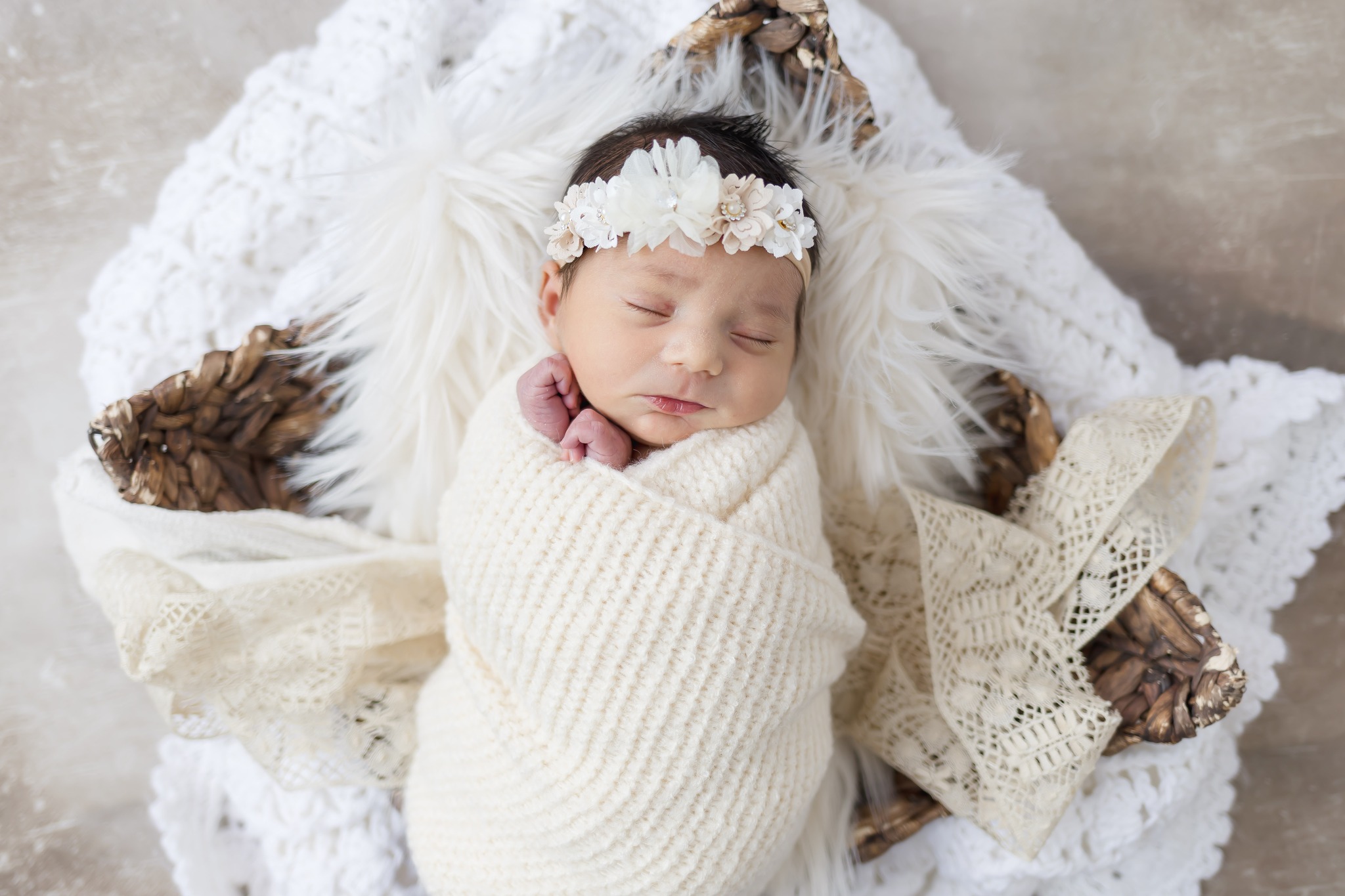This little miss may be the new star of the show, but if you scroll to the end you will see the sweetest family photo!
.
.
.
.
Time: Day
Location: Studio
Wanna Book?! Link in Bio!
#albuquerquenewbornphotographer #newbornphotography #newmexiconewbornphotographer #nmnewbornphotography #familyphotographer #familyphotography #childphotographer #childphotography #naturallightphotographer #newmexicotrue #albuquerquefamilyphotographer #albuquerquephotographer #rioranchofamilyphotographer #rioranchophotographer #lifestylephotography #katebucklesphotography #nmphotographer #milestonephotographer #newmexicomilestonephotographer #rioranchomilestonephotographer #albuquerquemilestonephotographer #newmexicobumptobaby #rioranchobumptobaby #albuquerquebumptobabyphotographer #abqnewbornphotographer #rioranchonewbornphotographer #passmonthlymoments
@passgalleries