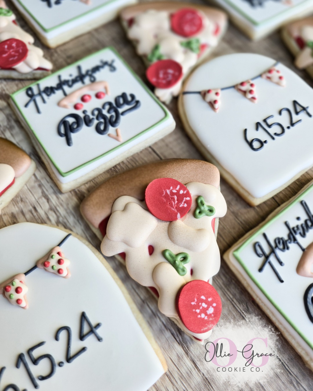 It's National Pizza Day!
You KNOW I had to share one of my FAVORITE cookies ever created - a delicious slice of pizza! 😍
#NationalPizzaDay