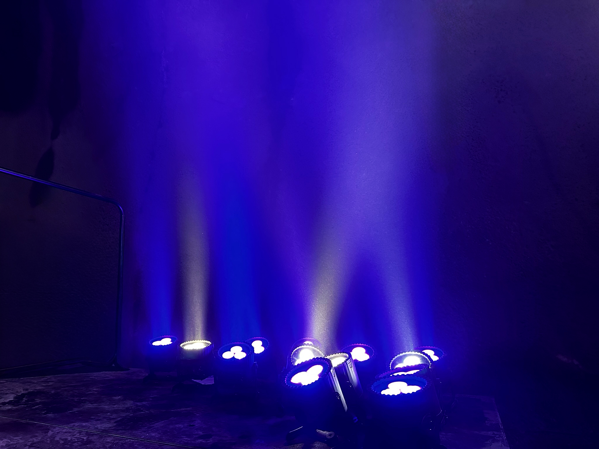 Wir rücken euer Event ins richtige Licht 💡🪩
Wir verwirklichen und entwickeln professionelle Lichtkonzepte für Konzerte, Sportevents oder Open Air Veranstaltungen. In unserem Webshop finden Sie unser umfangreiches Sortiment an hochwertigem Lichtequipment.
- Astera LED Outdoor Spots
- Martin Mac Aura XB Moving Lights
- ROXX Neo LED Wash Lights
- MA Lichtsteuerungen
- Special effects
https://eventshop.tirol/collections/lighting
#fantasyevents #eventengineering #tirol #topservice #zuverlässig #professionell #fantasyeventengineering #lighting #lichtequipment #movinglights #concerts #openairevent #licht