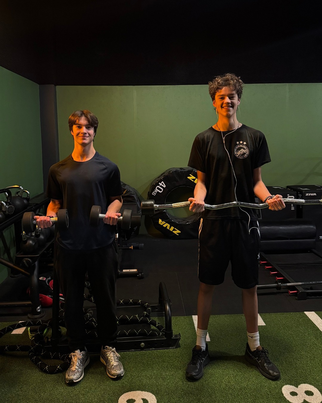 Neem gratis jouw sportmaatje mee en maak allebei kans op 1 maand gratis sporten!
Sluit diegene daarna een 1- of 2-jarig lidmaatschap af? Dan ontvangen jullie beiden één maand gratis!
Meld je vandaag nog samen aan bij de frontdesk!
#lifeandkicking #bringafriend #gratissporten #ijburg #lifeandkickingcommunity