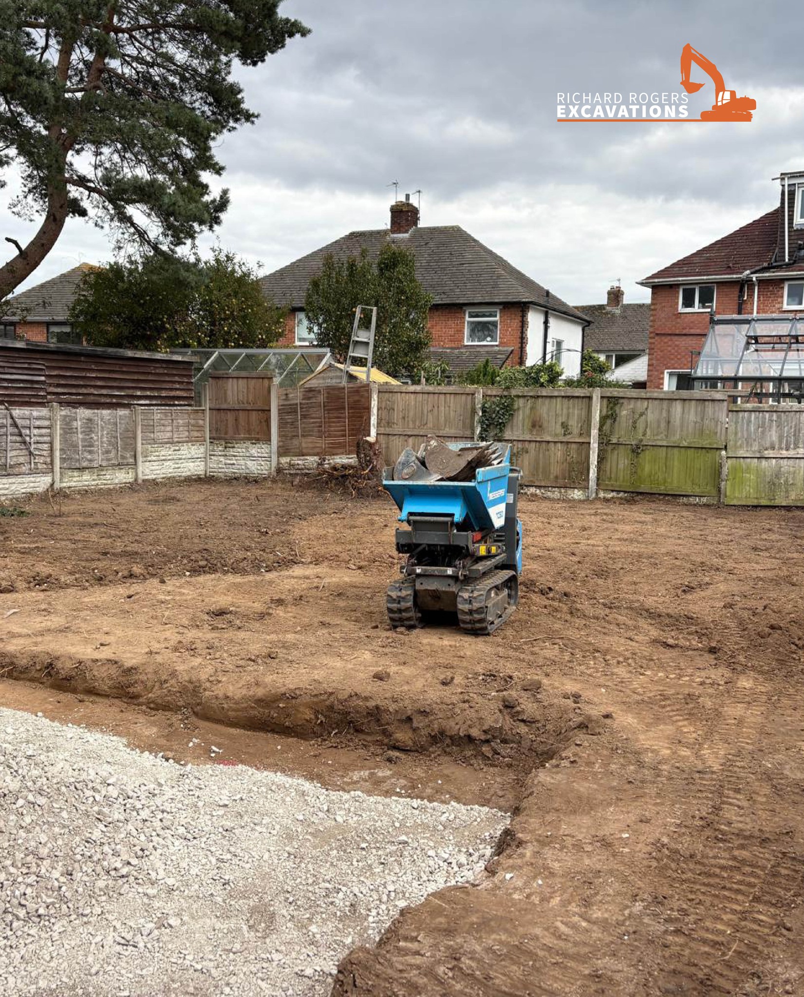 Back Garden Clearance Complete โ๏ธ
Clean and ready for whatever comes next! ๐ช
#MiniDigger #PlantHire #Groundworks #wirral #Excavation #richardrogers #Merseyside #Cheshire #Kubota #diggers #planthire #landscaping #richardrogersexcavations #dumpers #commercial #fullyinsured