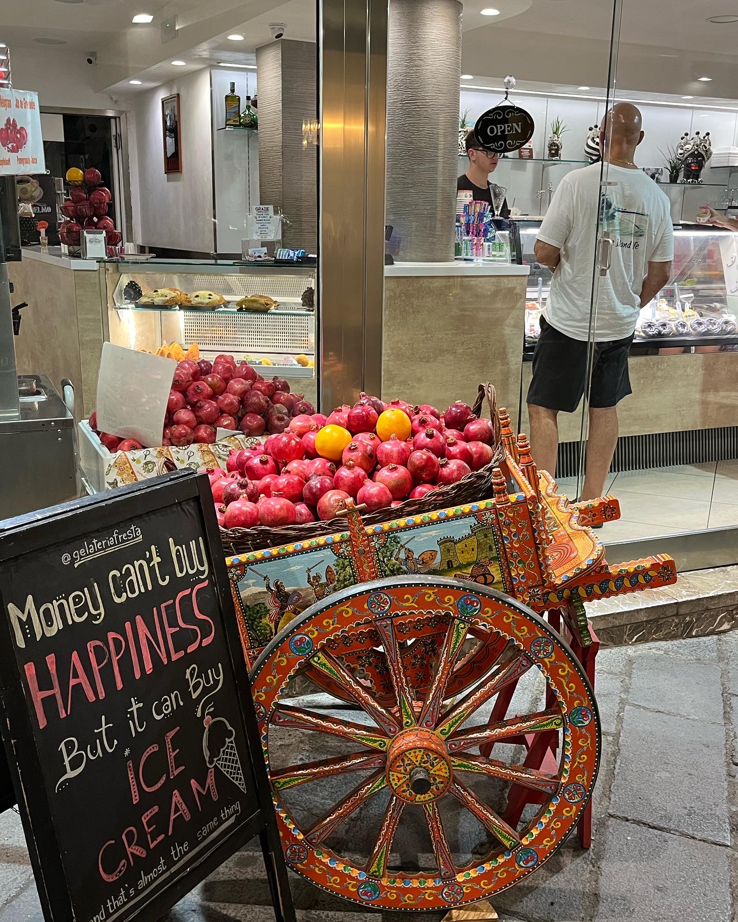 Money can’t buy happiness.
But it can buy gelato, in Sicily, to accompany our passeggiata.