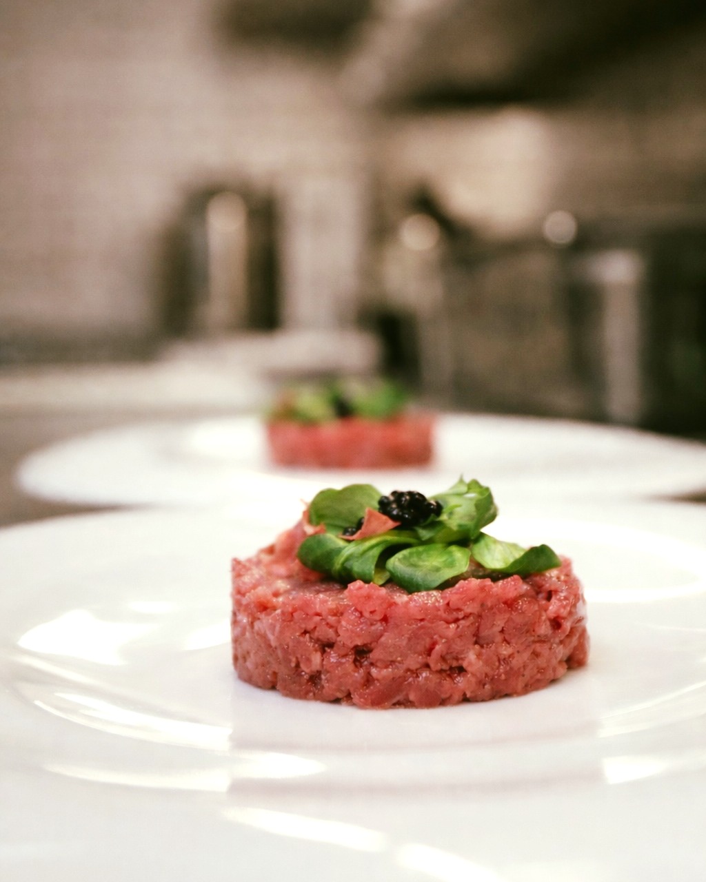 🎊 Qui la carne parla da sola: pura bontà! Non perdetevi la freschezza ed il sapore in ogni boccone: la nostra tartare di manzo è un'esperienza sublime! ✨💘
#anticaosteriailmonterosso #monterosso #suna #food #lakemaggiore #gentedilago #ristorante #restaurant #enoteca #vino