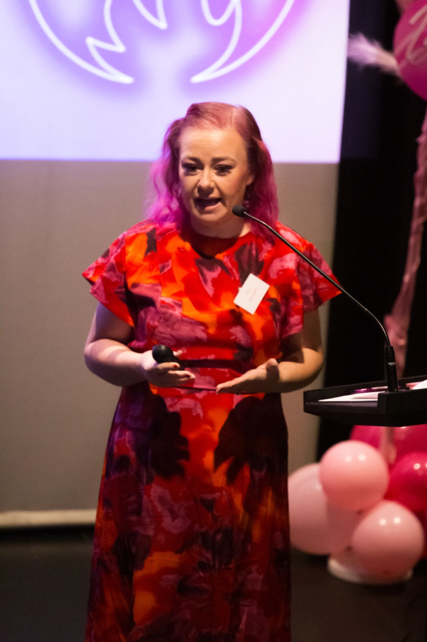 Changing your mindset is like going to the gym...
You don't go to the gym once and get your ideal weight or shape....you go consistently!!
It's the same with your mind.. you need to work on it consistently to see the results.🙌
What consistent actions are you taking today?
Have a brilliant Wednesday
🩷👑🩷