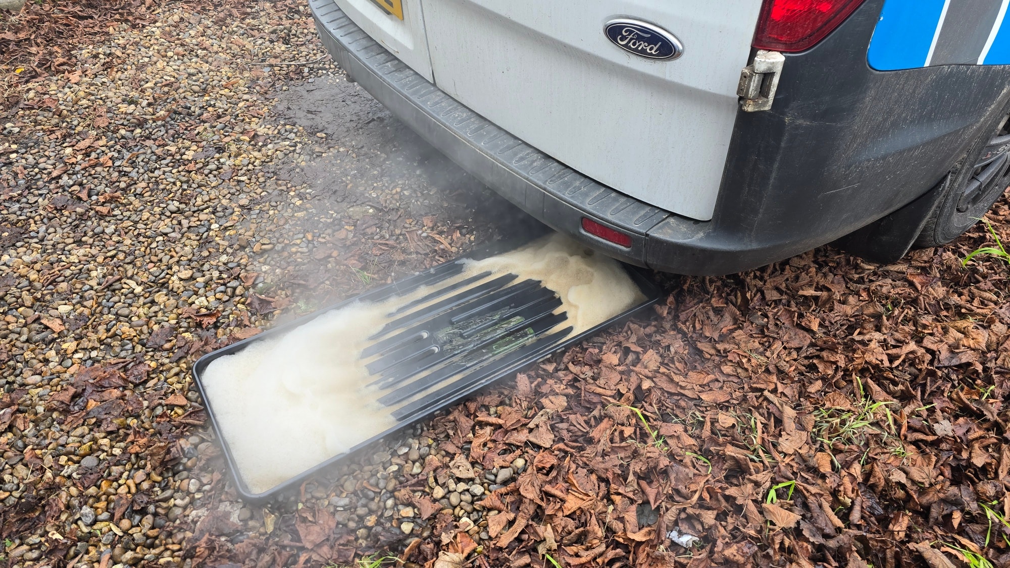 Monday's On-Vehicle DPF clean.
We ran a clean after the pressure test comfirmed the dpf to be partially blocked and having two load related fault codes. Customer advised to monitor as he explained he does drive it a fair distance atleast once a week.
Unfortunately the 'service' message returned (as to be expected in this case' presenting a low exhaust temperature fault code that had been potentionally been cleared by his previous mechanic.
Recommended testing/replacing the vapouriser as it's a common fault. Currently awaiting further instruction from the customer.