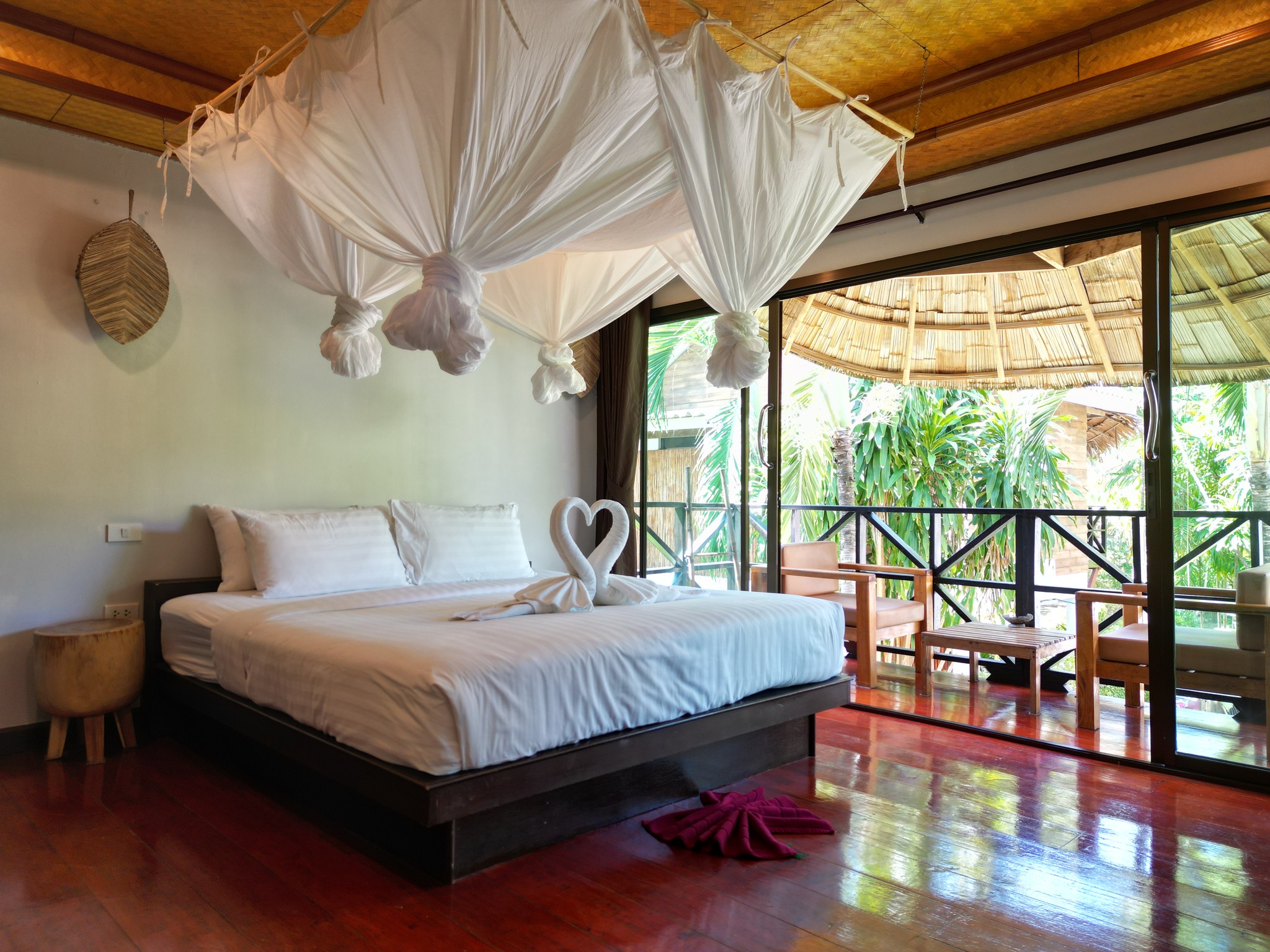 Find your calm in our Garden Zone… charming chalets nestled in lush tropical gardens. Just 5 minutes’ walk to the beach, with cozy Thai lofts and beachfront facilities only 300m away!🌿
Enjoy our best direct booking rates here! ➡️ link in bio
📞094 432 8889
📩info@longbeachchalet.net
🌐www.longbeachchalet.net