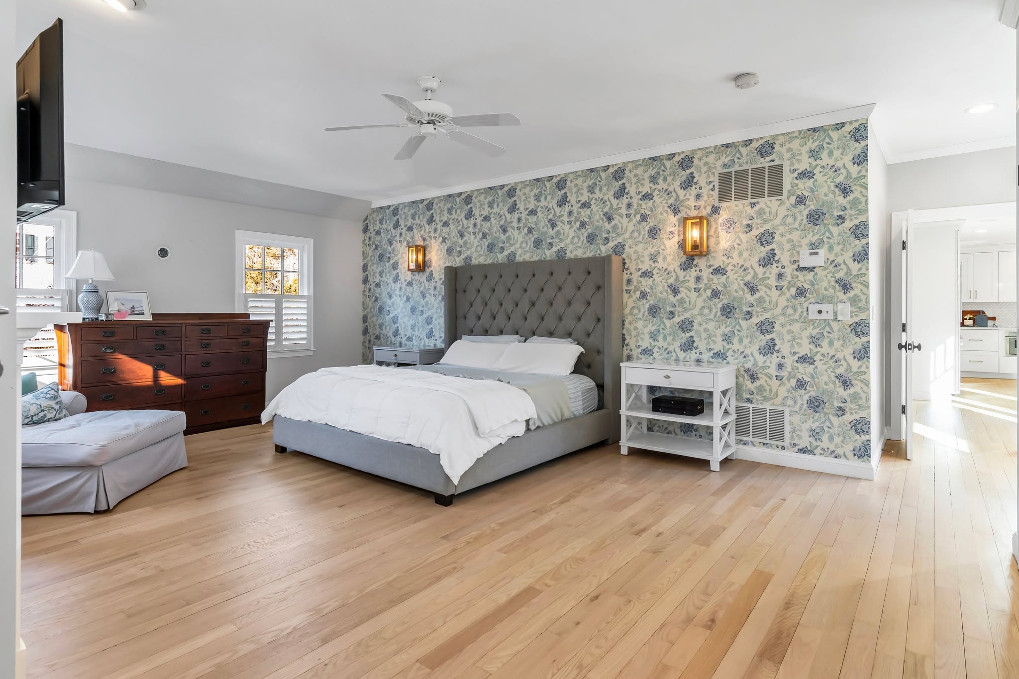 This bright and spacious primary ensuite features a fireplace, two walk-in closets, a soaking tub, and a glass walk-in showerโdesigned for comfort, calm, and privacy. Could you see yourself starting and ending your day here?
.
.
.
.
.
.
.
#MasterEnsuite #PrimarySuite #LuxuryLiving #JMRealEstatePhoto #RealEstatePhotography #BrightInteriors #DreamHome