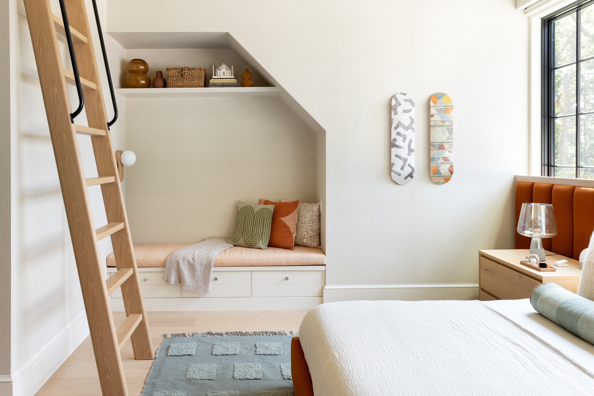 One room designed with purpose. A cozy lounge below transitions seamlessly into a light filled loft and workspace above, connected through intentional architecture and custom craftsmanship.
Photograph: @emilyobrienphoto_design
Architect: @mcalpinehouse
Interior Design: @changoandco
#customhomebuilder #thoughtfuldesign #luxuryliving #architecturaldesign #builttolast