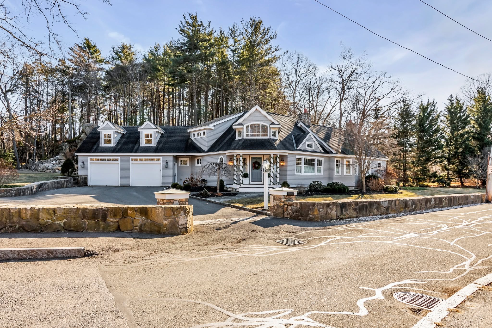 Every angle tells a story. From the home's flow and details to its perfect surroundings. Clean, intentional, and effortlessly polished, these photos make your listing impossible to scroll past.
.
.
.
.
.
.
.
.
#RealEstatePhotography #BeverleyMA #MassachusettsRealEstate
#ListingPresentation #JMRealEstatePhoto