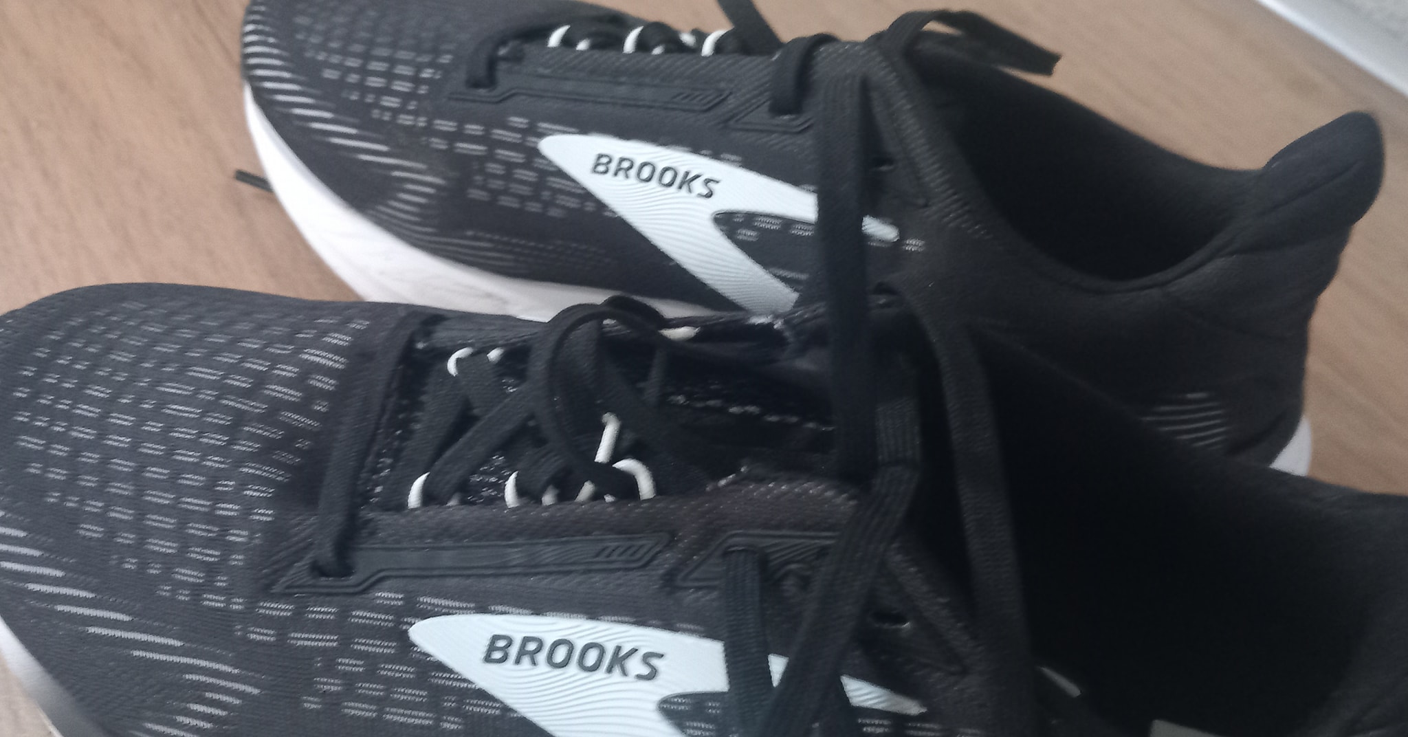 #RunningRealities.
I haven't run at all in 2026 😳 A combination of busy-ness, weather conditions and not feeling great means I've let the pre Christmas twice a week with no injury running get left behind in 2025.
And somehow it became more daunting than I ought to have let it. After carb loading as if I'd been marathon prepping this week, I'd tentatively suggested a ParkRun until being awake early due to a glorious #HotFlash and decided to put on my trainers and go......just in case I couldn't do 5km. Good news is I did. I couldn't get my breathing right until 4km and that was when I felt something I wasn't happy with in my calf. There were walks as like a numpty I'd chosen the strongly undulating route. Can I say I enjoyed it? Well it was a beautiful morning to be out and I'm glad I did it and completed 5km. The even better news is the post run stretching means I feel good and my calf appears to be behaving. Sometimes it's not something you love. But I'm so glad it's done 💫 How about you? Anything you've been putting off or allowing fear to dominate your thinking?