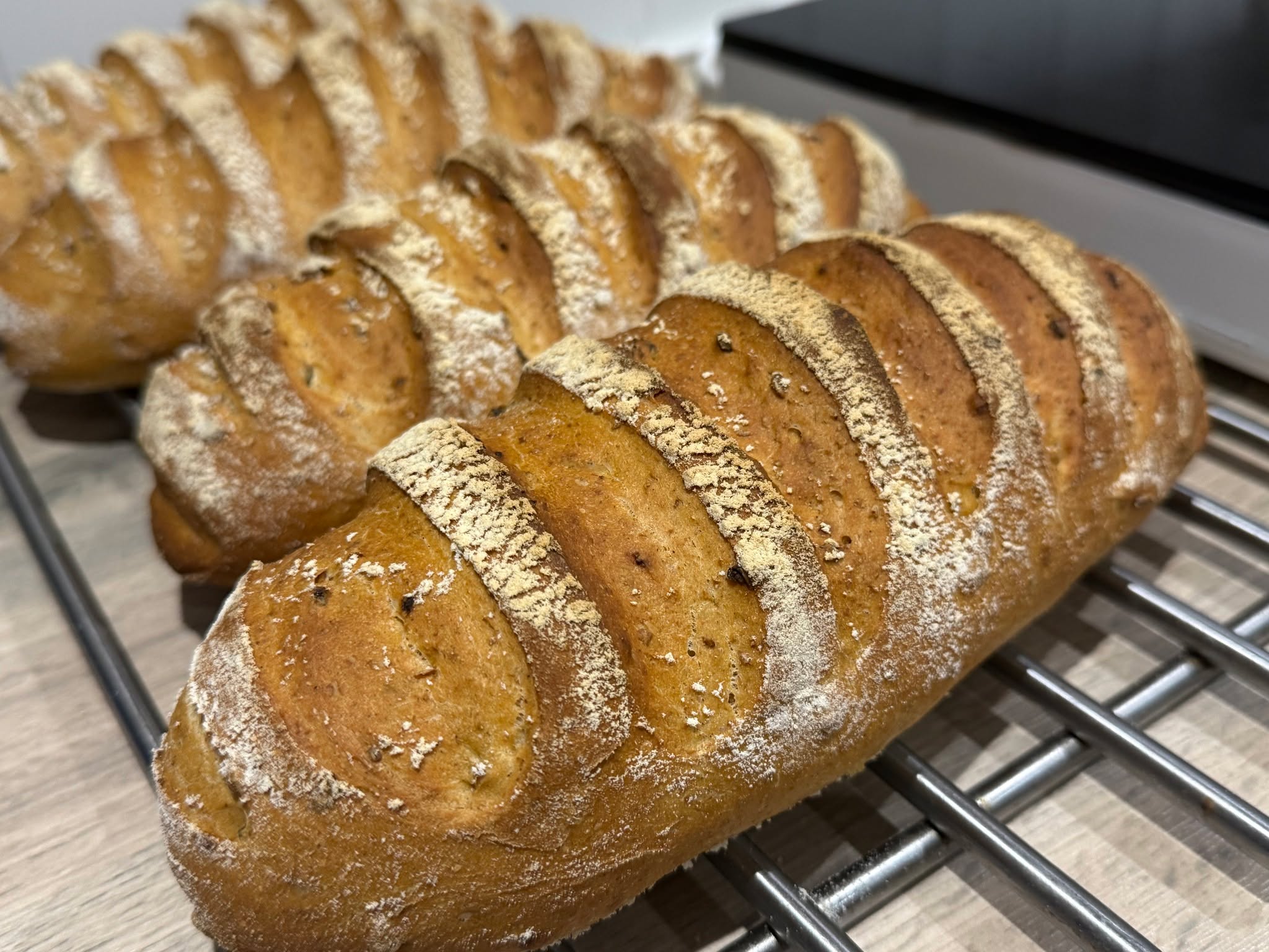 Whether it's an intimate dinner party for 10 or a wedding for 145, our standards do not waiver and everything is still handmade including our much loved sour dough. It's keeping to these standards and values which lead to our reputation and success.
#bowlfood #wedding #buffet #reading #party #privatechef #dinner #caterer #finedining #luxury #passion #bespoke #desserts #oxfordshire #local #seasonalproduce #henley #icecream #dessert