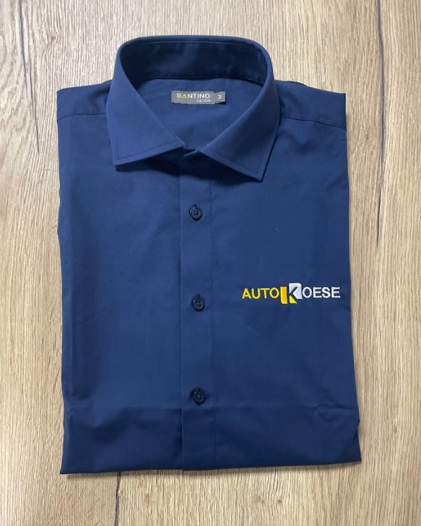 Auto Koese in stijl 👔✨
Voor Auto Koese mochten we een mooie overhemd voorzien van borduring. Strak, professioneel en precies dat detail dat je team herkenbaar maakt vanaf de eerste blik.
Even over Auto Koese zelf 🚗
Auto Koese is al jaren een bekende autospecialist in de regio Zuid Holland, Zeeland en Brabant. Ze zijn sterk in Franse merken zoals Renault, Peugeot en Citroën, en je kunt er terecht voor zowel een andere auto als onderhoud. Met meerdere vestigingen en veel focus op service en ontzorging zit je daar gewoon goed.
Wil je ook zo’n luxe uitstraling voor jouw bedrijfskleding?
Kijk op https://www.inbeeldreclame.nl/ of stuur een berichtje voor meer informatie
#autokoese #inbeeldreclame #borduren #borduring #bedrijfskleding #werkkleding #logoborduren #teamkleding #professioneel #branding #werkstijl #eindhoven #mkb #ondernemen @autokoese