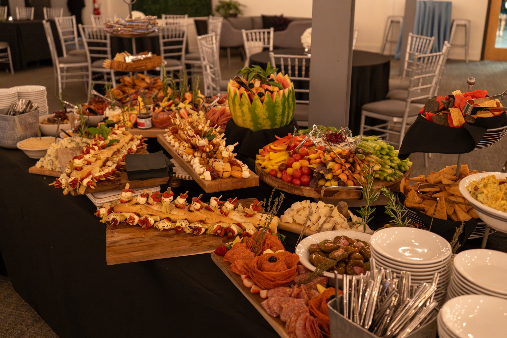 Our Chef’s Choice Grazing Board brings people together with a beautifully balanced mix of cheese and charcuterie, fresh salads, savory dips, and comforting classics.