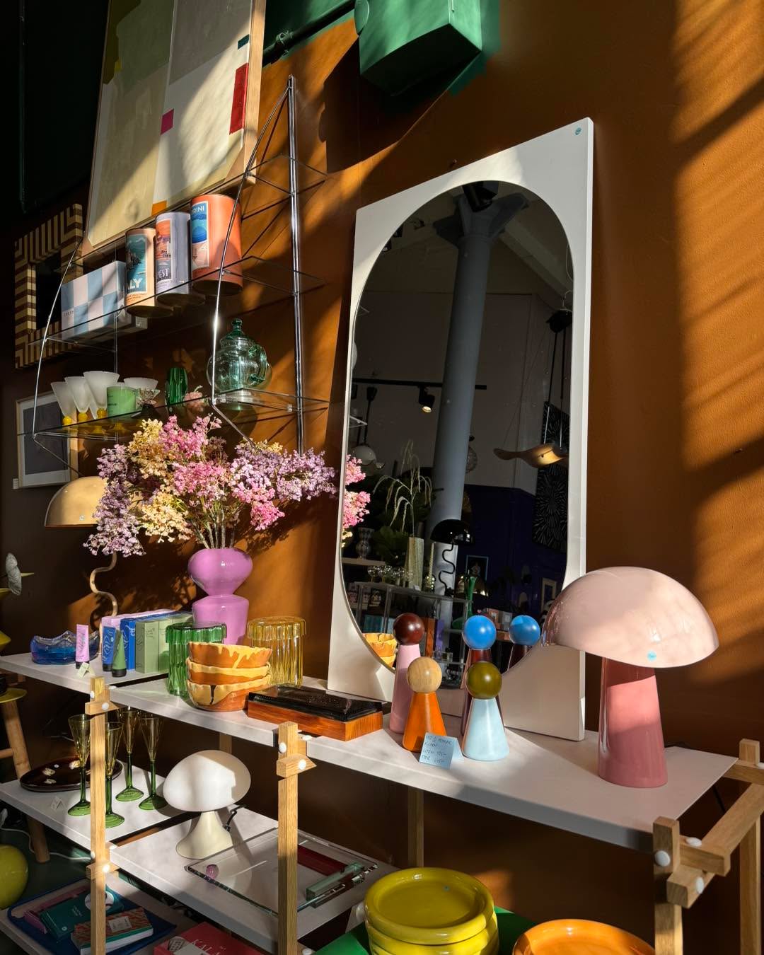 Välkomna till Spinneriet i Lindome!
Här hittar ni något för alla. Ta er ut i kylan för ett mysigt varv i denna fina tegelbyggnad där ni kan unna er något gott och något fint ☀️