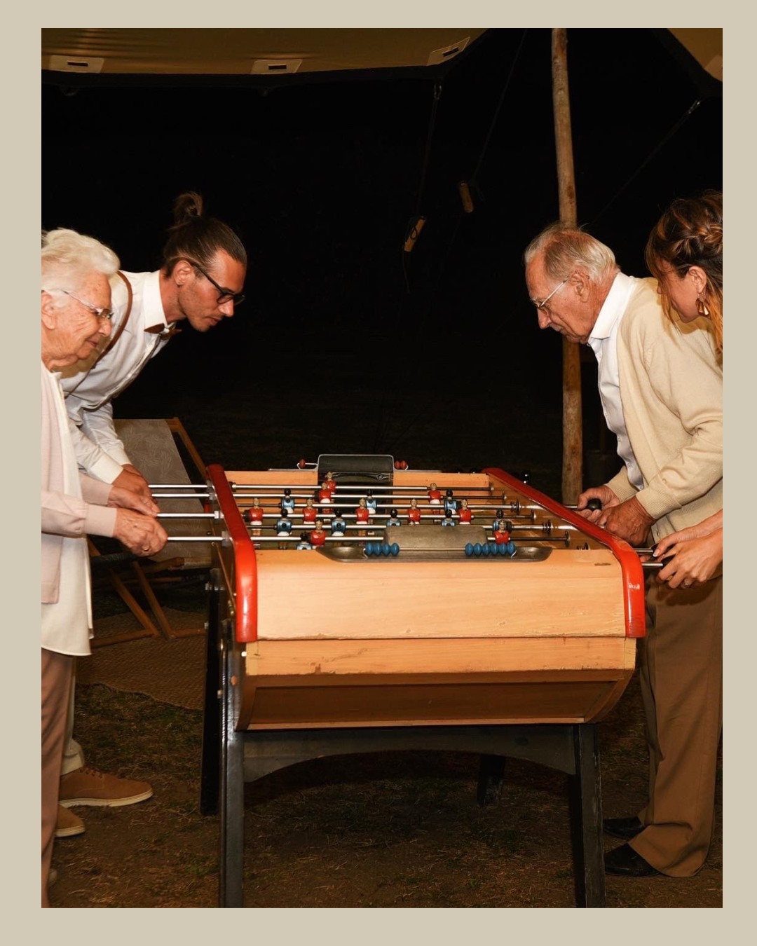 Un baby-foot, quelques joueurs… et beaucoup de souvenirs à créer 🎯
Nos jeux en bois géants apportent une touche rétro, conviviale et intergénérationnelle à vos événements dans l’Hérault.
✨ Jouer, partager, s’amuser ✨
#jeuxgeants #babyfootvintage #evenementielherault #animationoriginale #slowevent #jeuenbois #Herault #Gard #Occitanie #SudDeLaFrance #FunEvent
#EspritConvivial #EventVibes #momentpartage