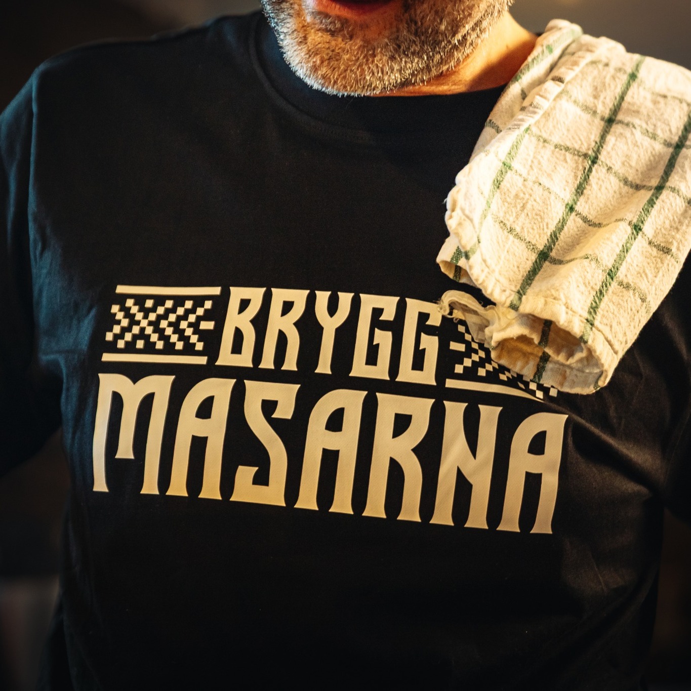 Det är onsdag och det betyder att IMORGON kl 17:00 öppnar @bryggmasarnaab upp för torsdagspuben igen! Och tänk - stadsbuss 21 stannar precis nedanför. Vi ses!