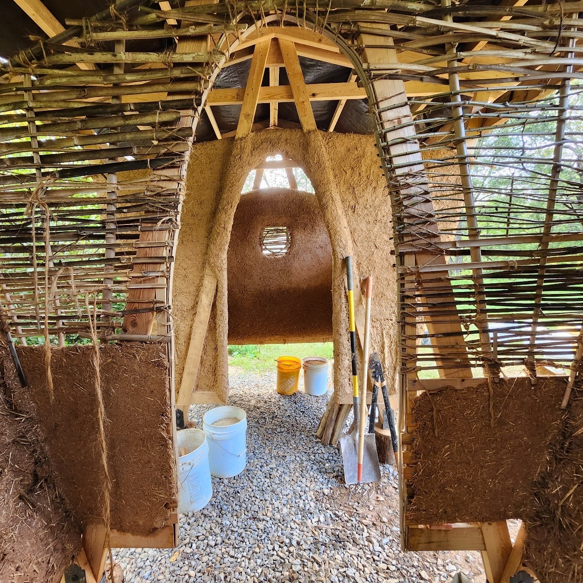 There are so many ways to build walls using just sticky clay soil. Because clay is magic ✨🧡 If you want a primer on 3 of those methods, come join me in June at our farm in PA. We'll spend 3 days, with a different technique each day.
Day 1: learn adobe brick making & laying
Day 2: learn sculpted cob wall building
Day 3: learn wattle & daub
We offer free camping, I'll feed you a yummy lunch, and you spend time with other beautiful people that love natural building.
Link in bio
#yesyoucan #naturalbuilding #workshop #DIY #empowering #howto