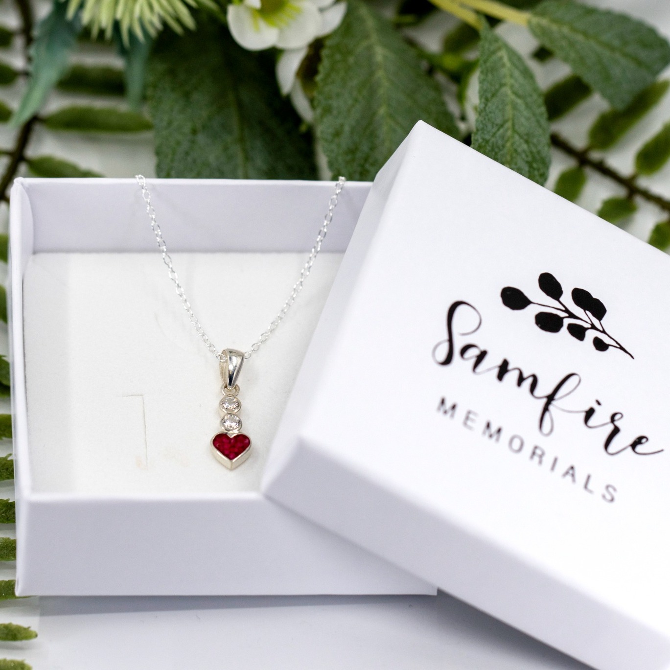 ❤️ New Memorial Pendant Design ❤️
❤️ The cremation ashes are held within the 5mm Heart Forever Stone®
❤️ A choice of 24 Colours (with an option to include glitter flakes)
❤️ Handmade within seven days of receiving the ashes
❤️ Free memorial keepsake and certificate
❤️ Complete with 18" Trace Chain and presentation box
Link in bio
#memorialjewellery #memorialnecklace #samfirememorials #ashesjewellery #ashesnecklace #ashesringuk #memorialjewelleryshropshire #memorialjewelleryuk #memorialjewellerywestmidlands