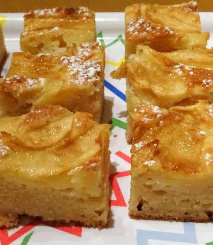 QUADROTTI ALLE MELE CON 4 SEMPLICI INGREDIENTI!
✅250gr yogurt greco
✅2 uova
✅35gr farina ( io ho usato la farina di avena Prozis gusto torta al limone)
✅1 mela
👉 In una ciotola mischiate tutti gli ingredienti finché il composto sarà omogeneo. Versate il composto in una tortiera con carta forno, aggiungete in superficie le mele tagliate finemente e fate cuocere in forno 180° 25/30 minuti. Potete ache farla in friggitrice ad aria. L’ho lasciata raffreddare e divisa in quadrotti.
Per una versione senza glutine potete usare l’amido di mais o farina di riso ed aggiungere un cucchiaio di miele.
👉Provala!
#nutrizionista #mangiarebene #nutrizioneconsapevole #educazionenutrizionale #ricettefit #benessere #tortadimele🍎 #fitfood