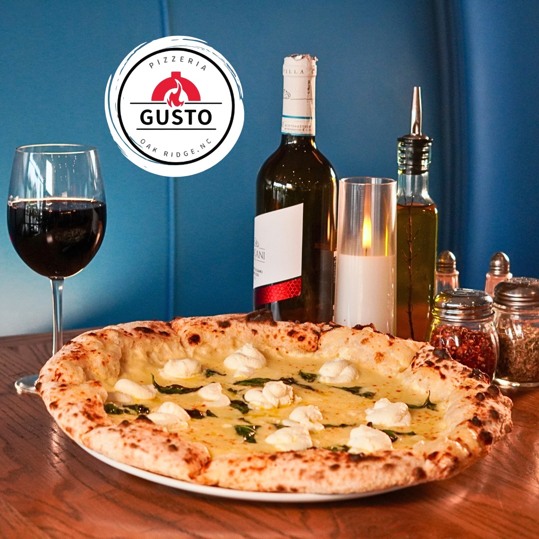Enjoy the relaxing dinner you deserve #OakRidgeNC #pizza #wine #pizzatime #foodie