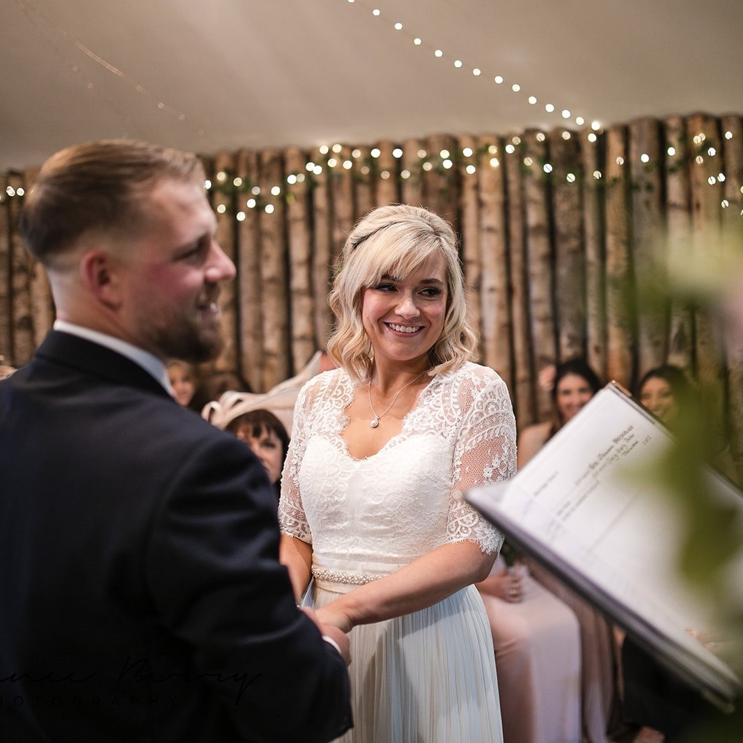 Sunshine or showers — you’re covered.
With both indoor and outdoor licensed ceremony spaces, you can plan with confidence knowing your day will flow beautifully whatever the weather decides to do.
Same atmosphere. Same magic. Total peace of mind. #destinationwedding
📷 @floberryphoto
#Indooroutdoorwedding #Licensedweddingvenue #Kentweddings #Crownlodgekent #weddingphotography #rusticvenue #scandiwedding #woodlandwedding #exclusivevenue #kentlife #wedding