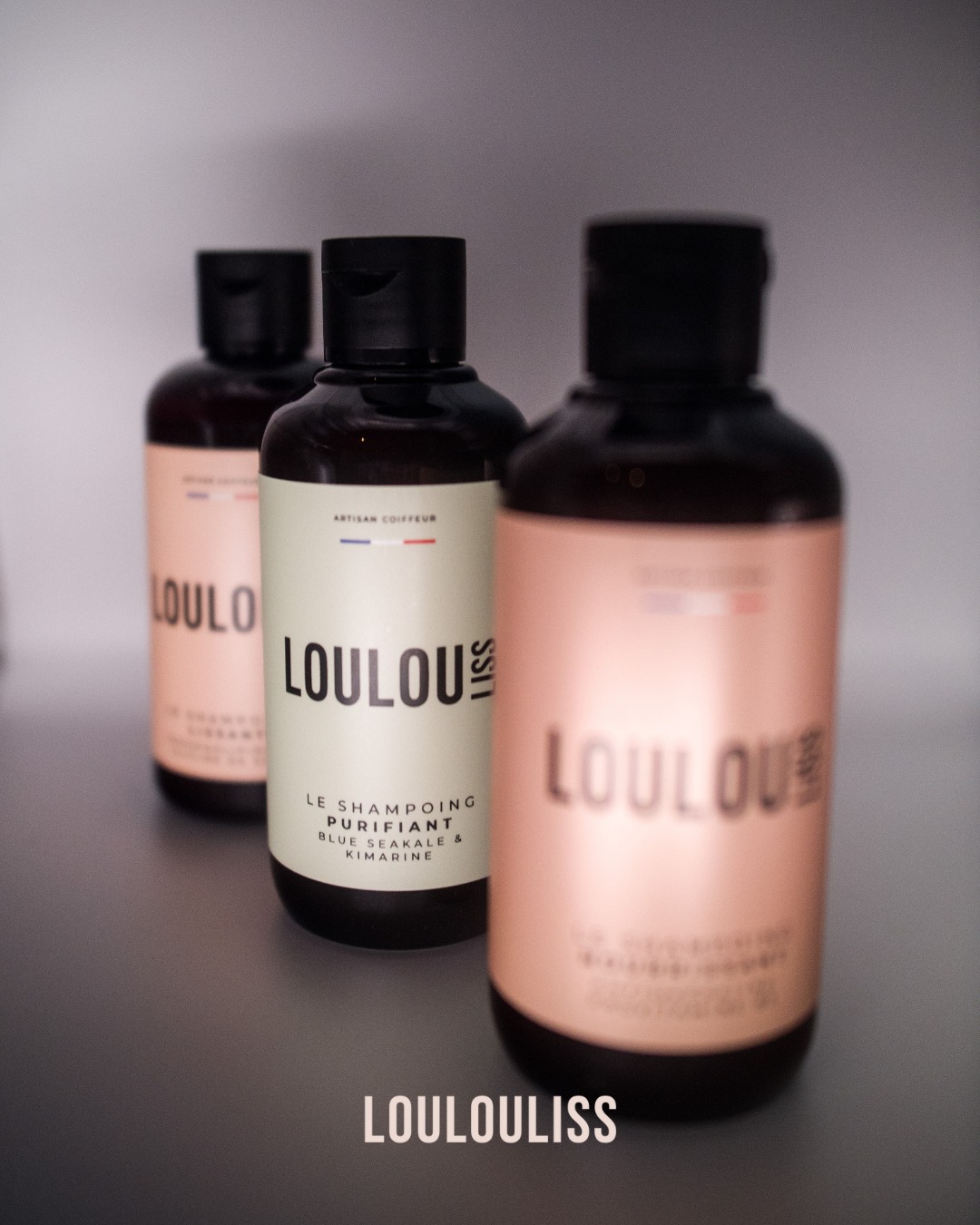 Les produits Loulouliss à emporter chez vous
Prolongez les résultats du salon avec nos soins pensés pour prendre soin de vos cheveux au quotidien 🌿
Utilisez les meilleurs produits… pour la meilleure version de vous ✨
#ProduitsLoulouliss #HairCareRoutine #CheveuxSains