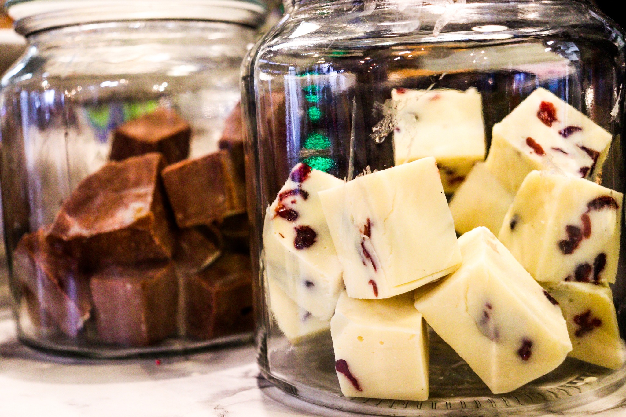 🍫✨ Little Jar Treats ✨🍬
Don’t forget about our irresistible Little Jar Treats waiting for you at the till. Whether it’s creamy fudge, handmade luxury chocolate truffles, hand-dipped Turkish delight, or indulgent chocolate mice, there’s a sweet treat for everyone.
Pop in and see what we have for you this last Saturday in January, because you deserve a little something special. 💕
#LittleJarTreats #ChocolateHouse #SweetToothSatisfy #LuxuryTreats #HandmadeGoodies #FudgeLovers #ChocolateTruffles #TurkishDelight #ChocolateMousse #TreatYourself #UKFoodie #SupportSmallBusiness #DessertGoals #BakedWithLove #WeekendIndulgence