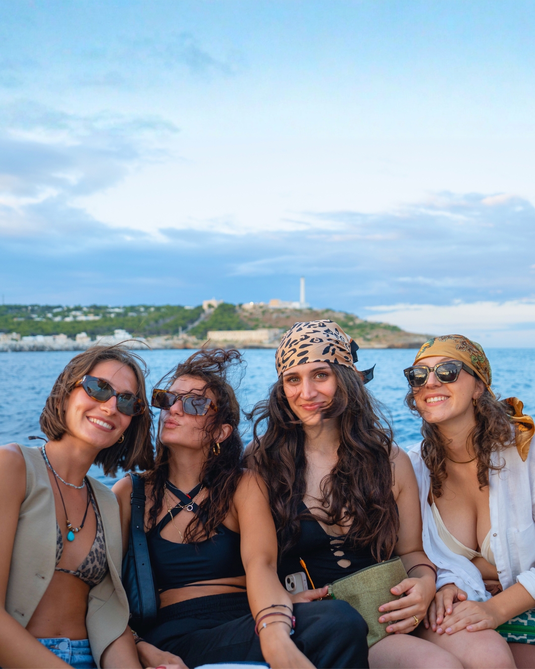 Ogni stagione porta con sé storie, sorrisi e persone diverse.
Ed è proprio questo il bello: il mare cambia ogni giorno,
ma le emozioni restano sempre le stesse 🌊
Grazie a chi sceglie Alexander Leuca per viverle.❣️
•
•
•
#AlexanderLeuca #SantaMariaDiLeuca #SummerExperience