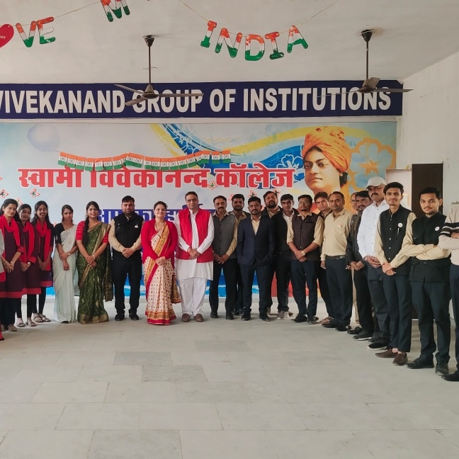 स्वामी विवेकानंद कॉलेज की ओर से आप सभी को 77वें गणतंत्र दिवस की हार्दिक शुभकामनाएँ!
#VandeMataram #BharatMataKiJai #SVCollege #SVCSagwara