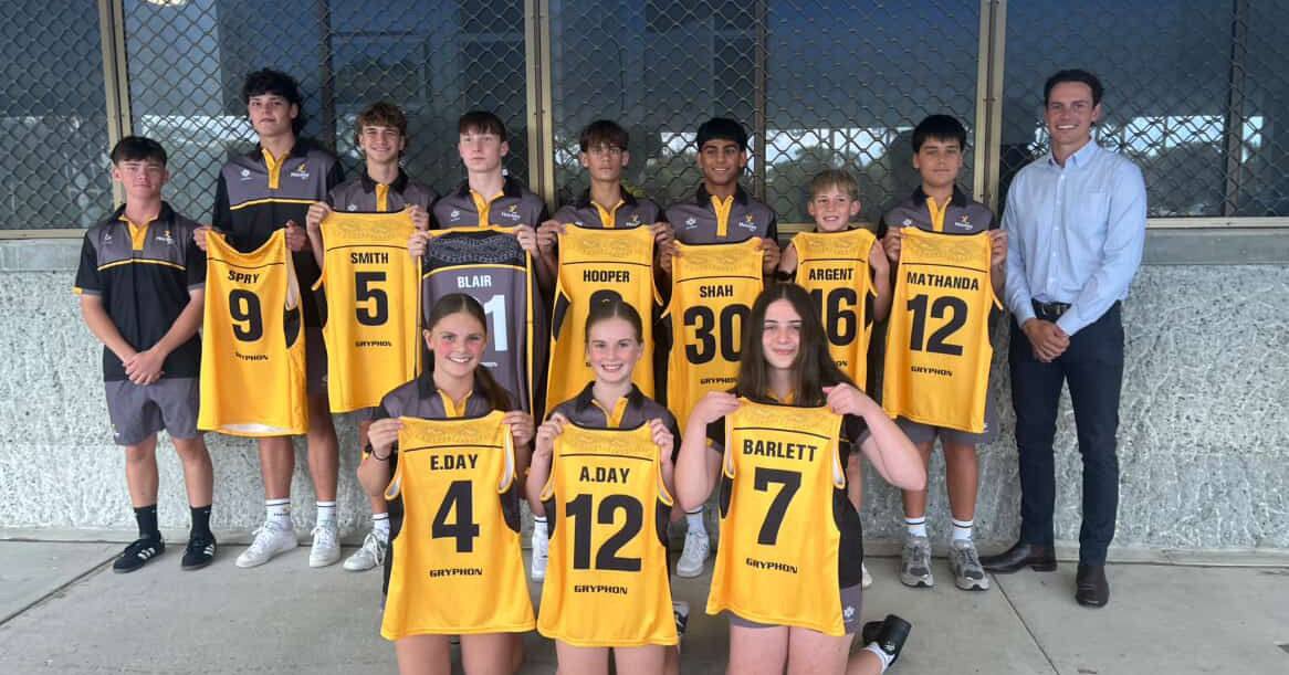 Indoor Hockey State Wrap!
What an incredible month of indoor hockey, with our teams competing across Goulburn and Canberra throughout January. We’re so proud of the effort, teamwork, and sportsmanship shown by all players.
Congratulations to our representatives:
U14 Boys: Levi Argent, Lincoln Mathanda (Captain)
U14 Girls: Stella Bartlett, Abigail Day, Emilia Day
U16 Boys: Lachlan Hooper, Oliver Smith, Jaiv Shah, Joshua Spry and Andrew Blair
Coach: Jakob Taylor
U18 Girls: Lily Barrowcliffe and Honey Ward (Captain)
U18 Boys: Brett Carlton, Lachlan Hooper and Owen Winsor
U21 Men: Jakob Taylor and Blake Stuart
🥈 Special congratulations to the U21 Men, finishing second in their competition!
Well done to everyone involved