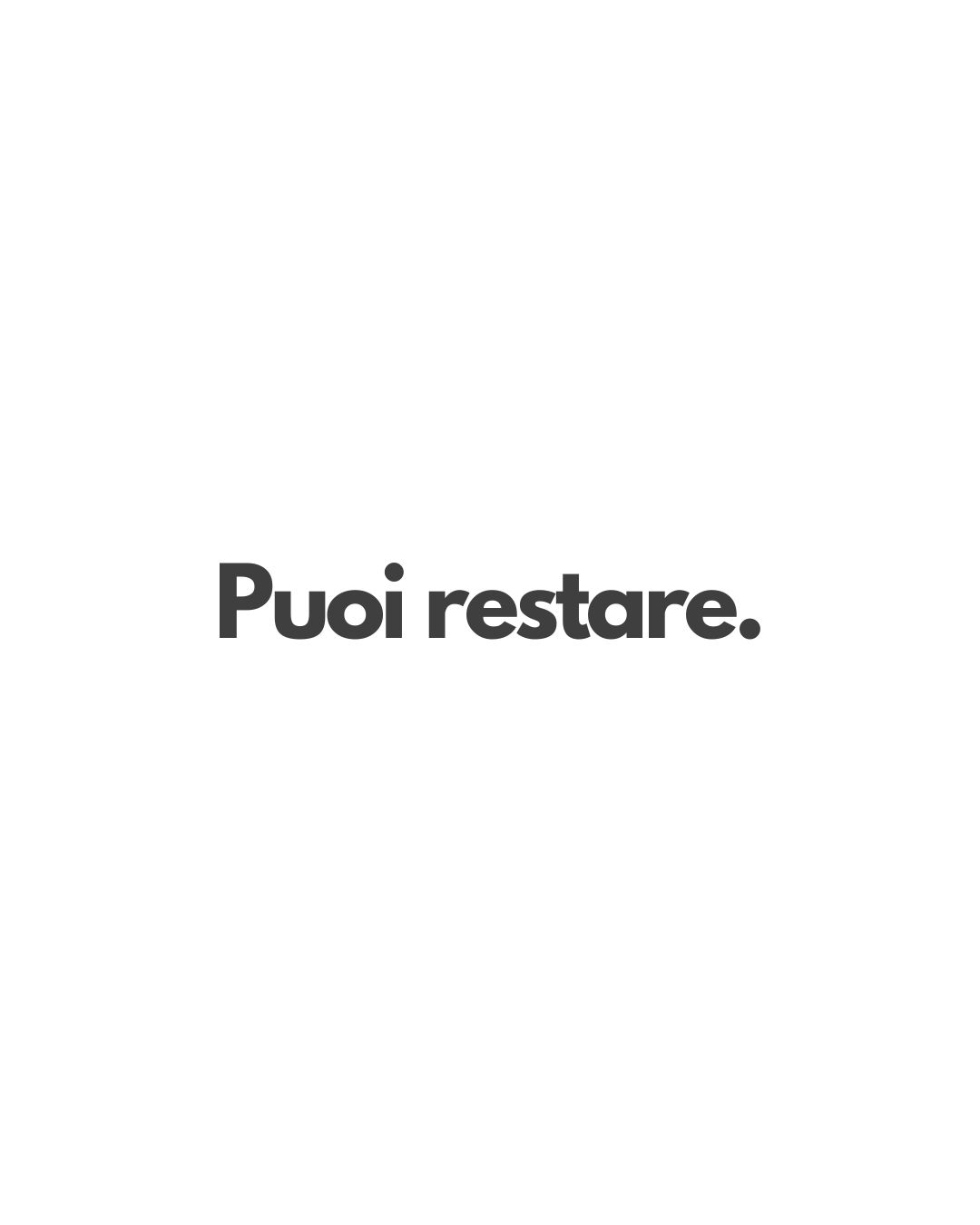 A volte, diventando grandi, impariamo a stare in piedi molto bene.
Impariamo a reggere, a prenderci cura, a fare la nostra parte. E dentro resta un punto più piccolo, più tenero, che aspetta solo di essere guardato senza fretta.
Questa pratica nasce per quel punto.
Per offrirgli uno spazio caldo, abitabile, dove il tempo si distende e il gesto trova il suo passo naturale. La mano incontra la carta, il respiro si accorda, e qualcosa si riconosce senza bisogno di parole.
Qui il pudore è una soglia preziosa.
La lentezza diventa una lingua gentile.
Essere così come si è prende forma, un segno alla volta.
Se leggendo senti un ammorbidimento, una quiete sottile, una curiosità che non chiede spiegazioni, è già un incontro che si apre.
Nel link in bio trovi i miei appuntamenti e le registrazioni.
Questo spazio resta aperto, pronto ad accoglierti quando senti che è tempo.
#mindfulness #ricercainteriore #pitturazen #meditazione #sumi_ink