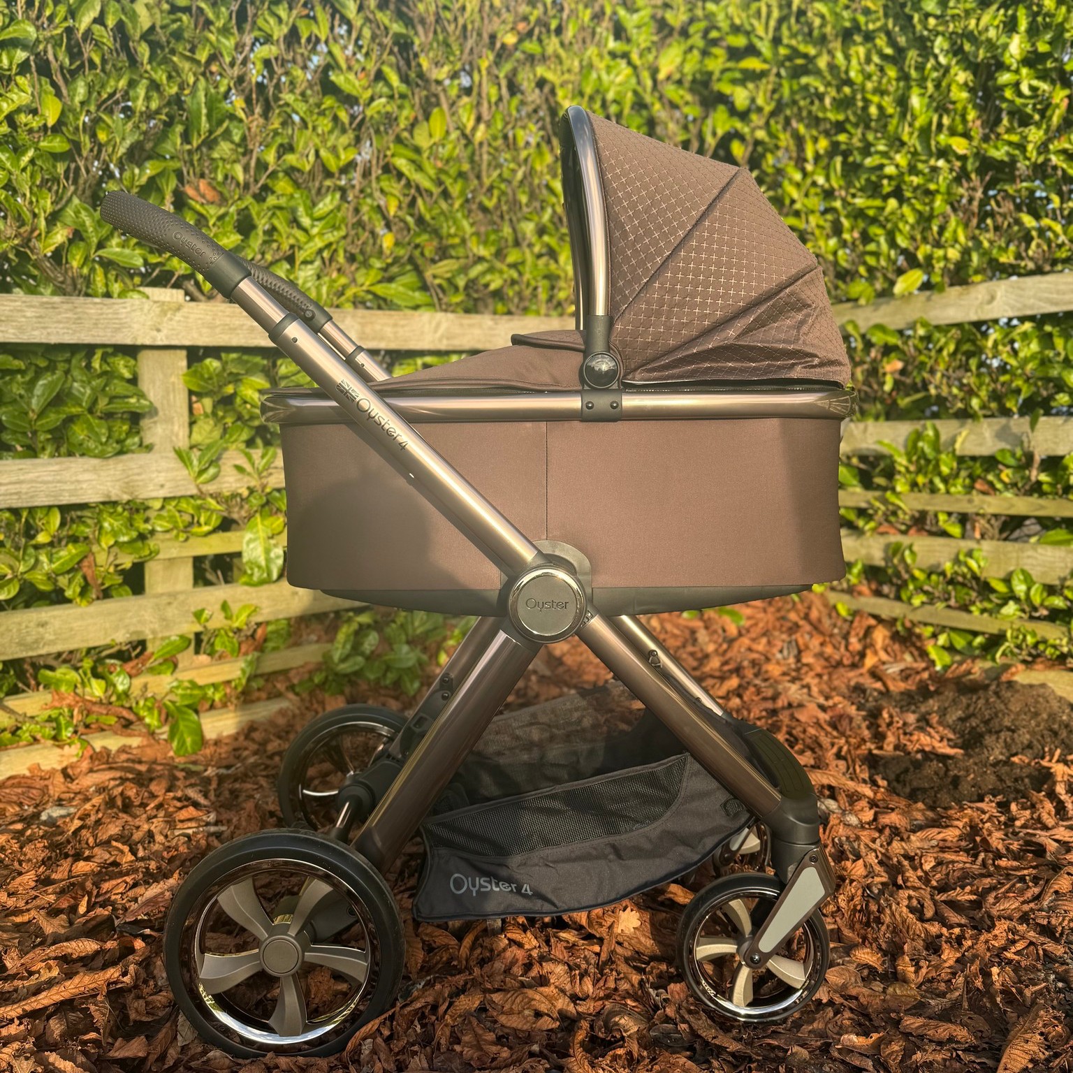 Where comfort meets style 🤎
The new Oyster AINR Brown Raven Travel System, ready for sunny walks and little moments.
Now in-store on display✨
#oyster #pram #NewSystem #travelsystem #browns #Newness