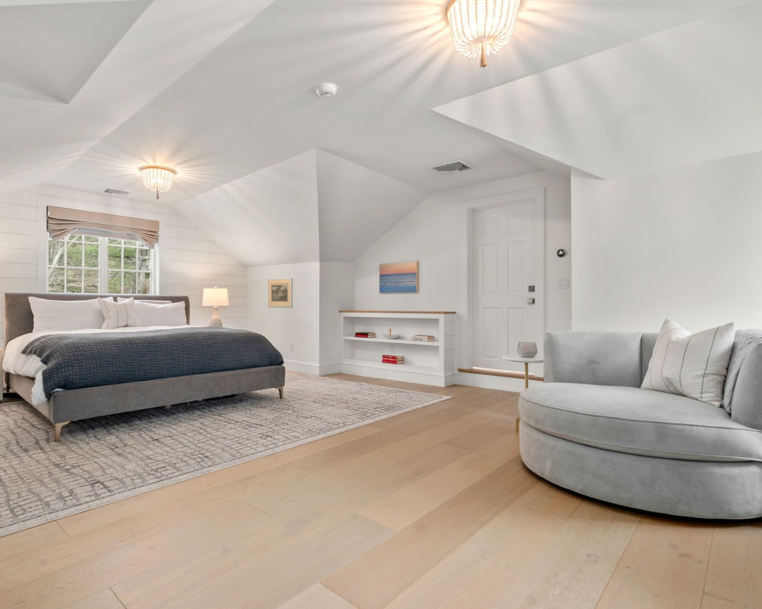 One of my favorite features of 389 Grove Street, Needham, MA, is the thoughtfully designed primary wing, a true retreat that balances privacy, function, and everyday luxury.
The second floor was intentionally planned to create a spacious primary suite experience with two full baths, two dressing rooms, two private office spaces, and flexible living areas that easily adapt to your lifestyle, whether that’s quiet mornings, working from home, or simply having room to breathe.
It’s rare to find a layout that feels both expansive and deeply livable and this one truly delivers. If you’d like to see it in person, DM or text me for a private showing.
📲 Shereen Berlin | (617) 799-8150
Co-listed with Jenna Levin | (617) 970-5144
📍389 Grove Street, Needham
🛏️ 5 Bedrooms
🛀 5 full bathrooms, 1 half bathroom