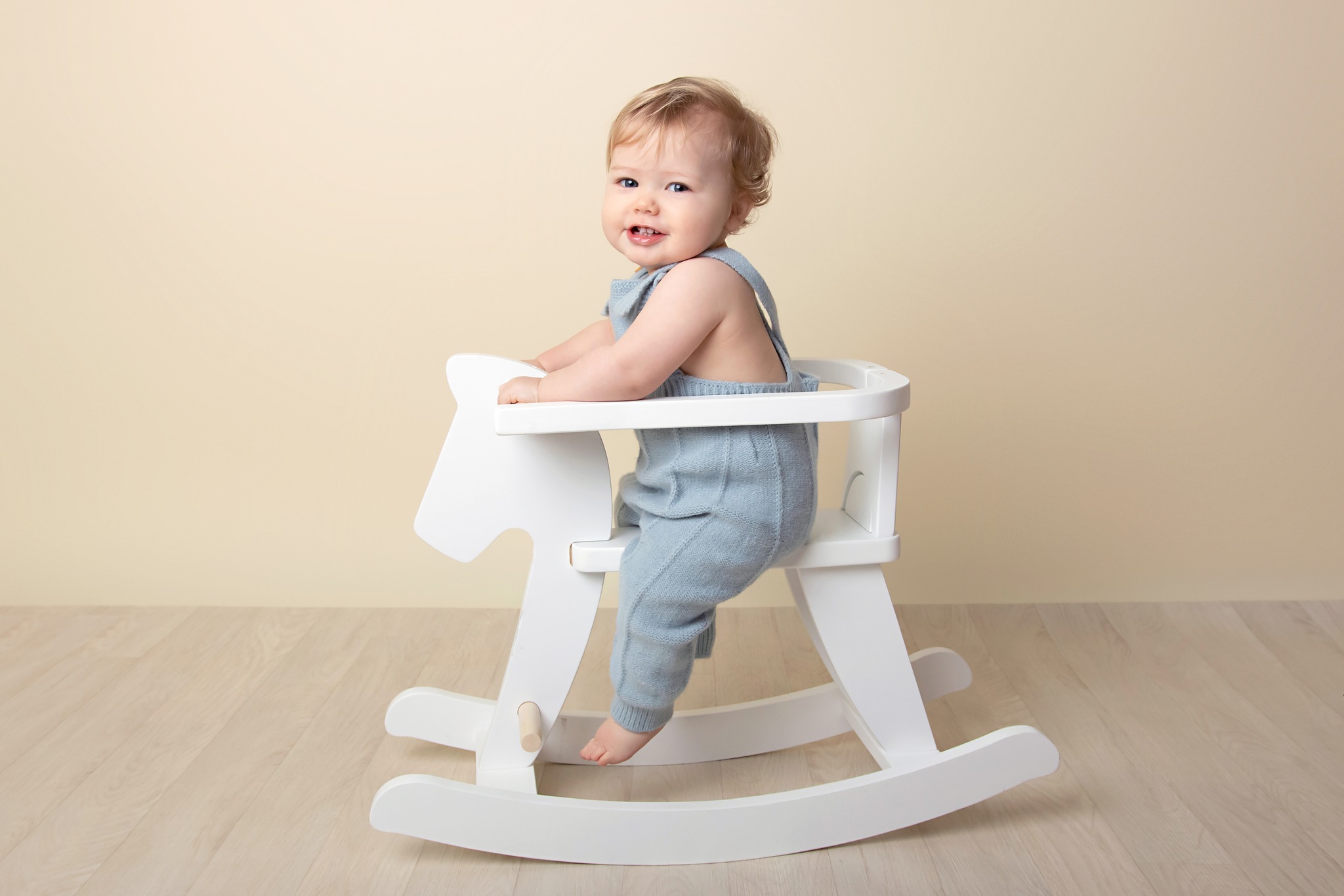 Happy first birthday Wilf!!! Wilf was with me on Friday for his cake smash and splash and we started the session with some play based portraits, the rocking chair was clearly his favourite as you can see!! xx
Thank you for coming back to me Helen and Ollie, I hop Wilf had lots of fun! It was so lovely to see how he has grown into a happy, fun and curious little boy :)
www.kirstymackphotography.com
#firstbirthday #firstbirthdayphotoshoot #wirralcakesmash #wirralcakesmashphotographer #wirralcakesmashphorography #wirralmum #wirralmums #wirralbaby