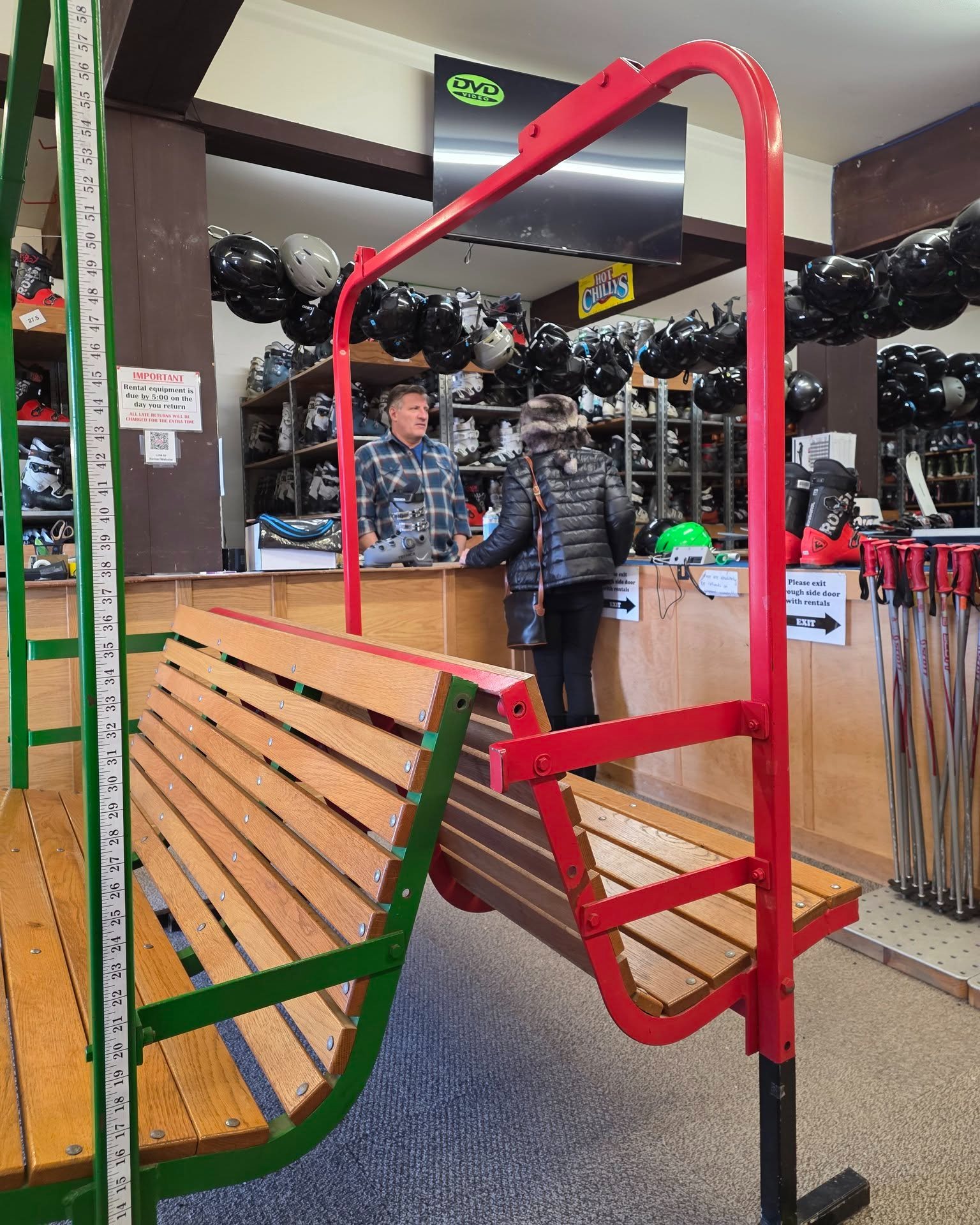 Windham Mountain Outfitters isn’t a big-box store or a corporate brand. It’s a local shop built around this mountain, this weather, and the people who ride it.
Real gear advice from people who actually use it. Real service. Real community.