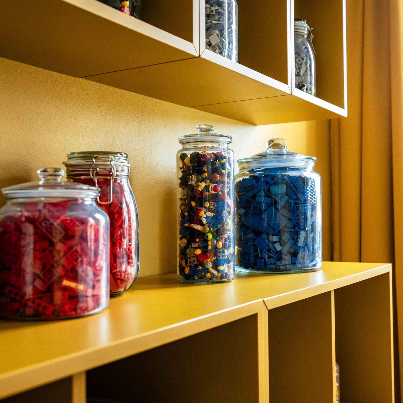 Är det godis? Nej - ännu bättre! Lego! Ett av våra tematiserade grupprum som vi hoppas kan skapa förutsättningar till ett riktigt bra möte. #omtänkandemöten #mötesplats #fagerudd