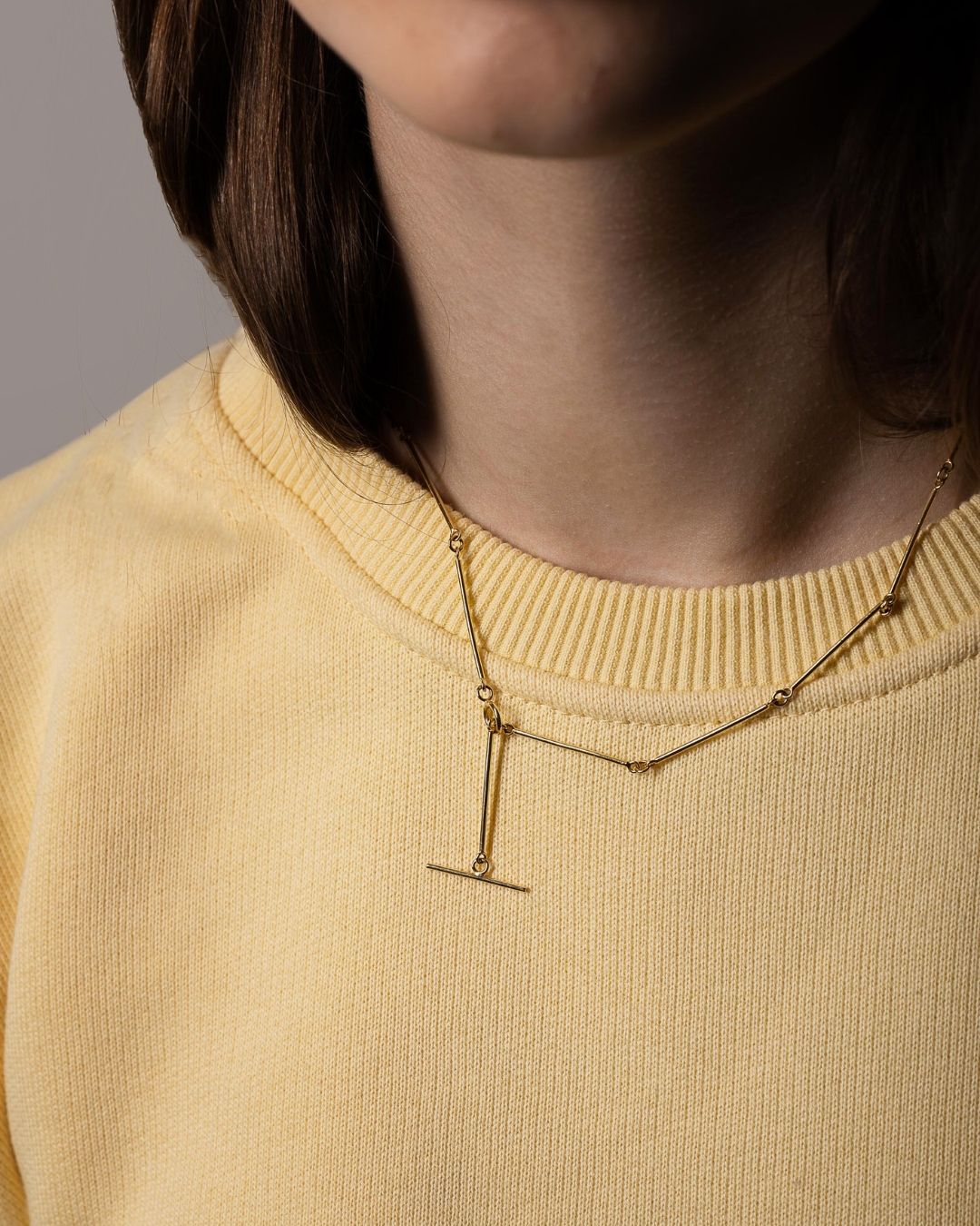 Quiet beauty, worn with ease.
#fotinipsarouli #fotinipsaroulijewellery #finejewelry #handmadejewelry #necklace