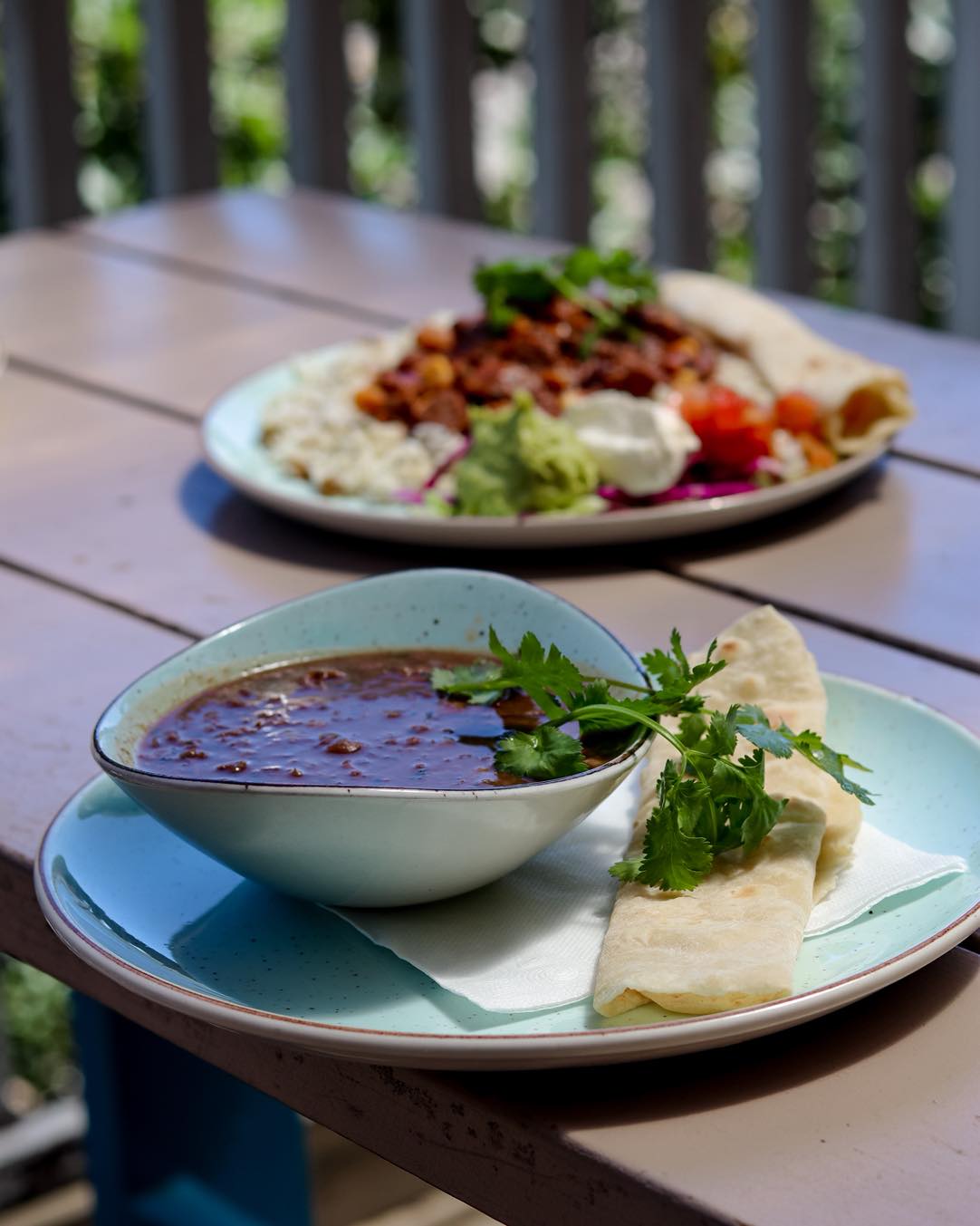 Our Beef & Bean Soup isnโt just a winter thingโฆitโs surprisingly perfect for summer days too. Hearty beef, wholesome beans, a flour tortilla on top and fresh coriander to finish it off. Light enough for warm weather, satisfying enough to keep you going.
Whether youโre fresh off the beach, hiding from the midday heat, or just in the mood for something lekker and comforting โ this one hits the spot.