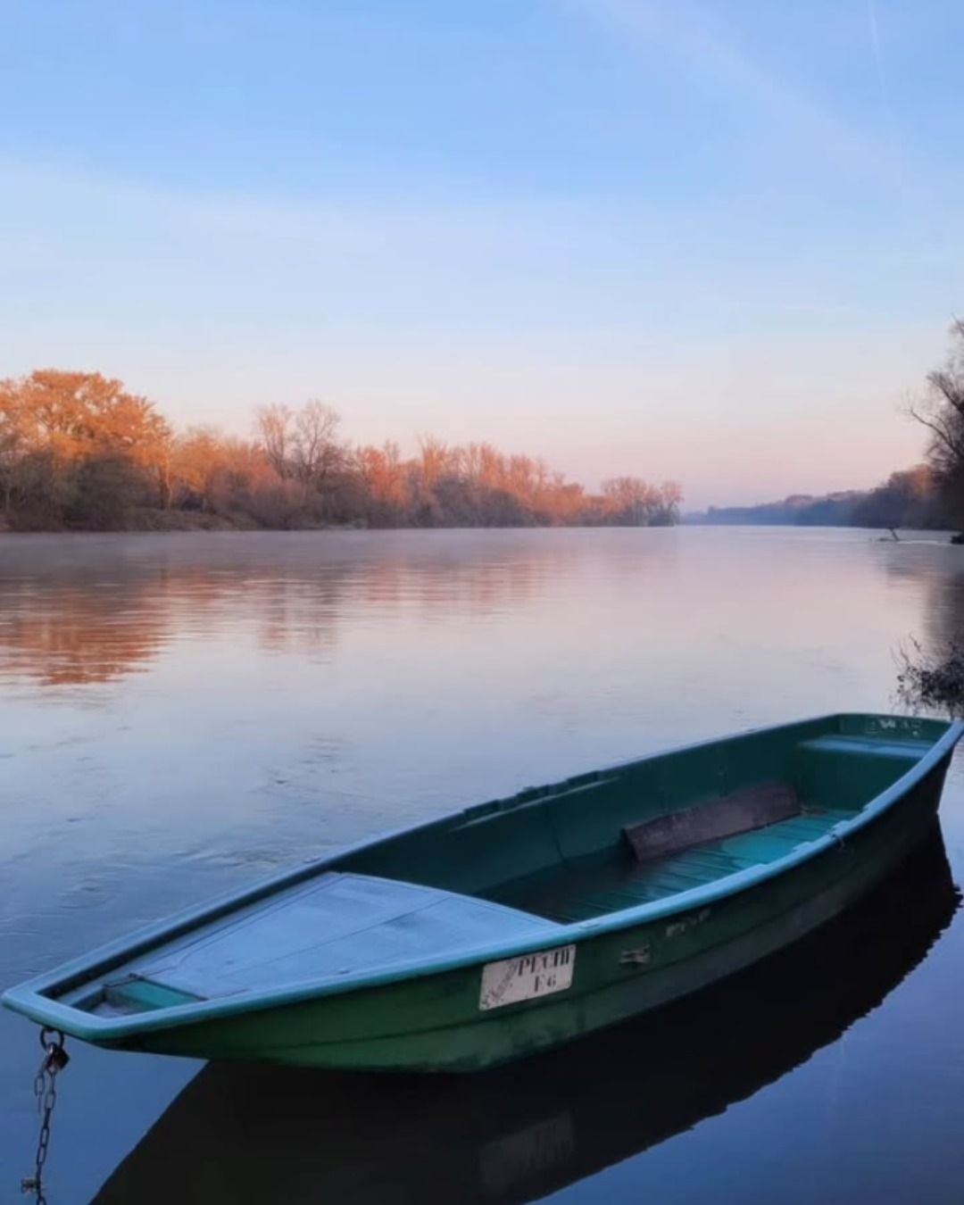 Photodump de janvier
Petit florilège des plus beaux paysages hivernaux !
1. Un matin ligérien
2. Cosne-Cours-sur-Loire au petit matin
3. ☀️ + ❄️
4. Les vignes de Pouilly-sur-Loire sous le givre
#Loireenvie #Hiver #photodump #bourgogne #nievre
📷Merci @instantsdevieetdailleurs / @nathrenoux / @domaine_jean_pabiot_et_fils