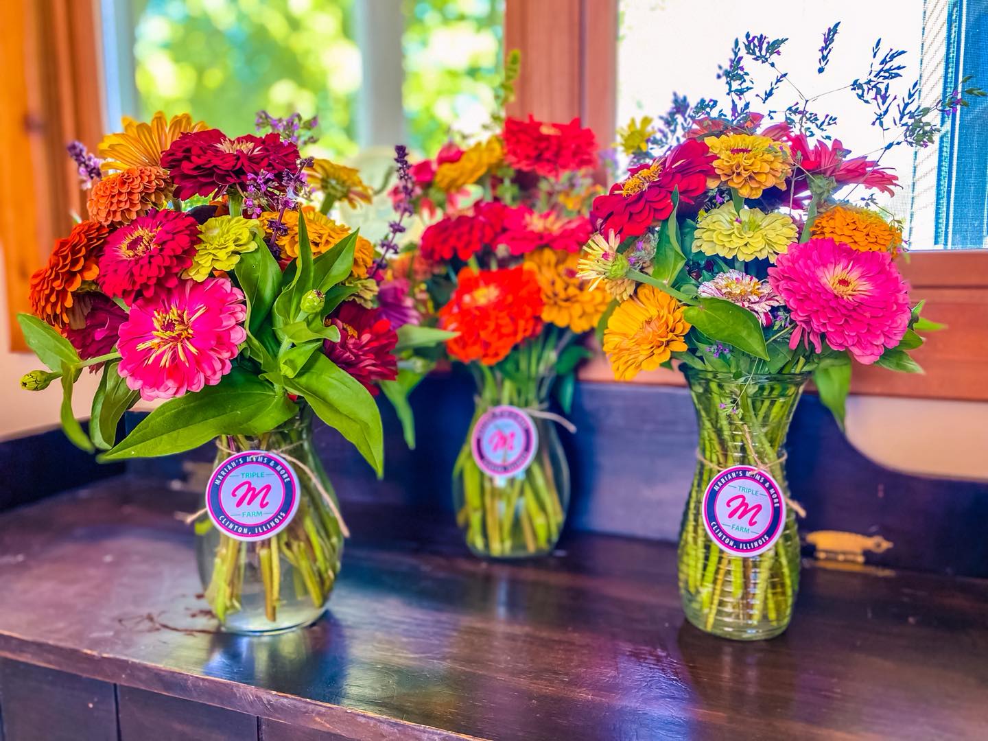 🌸 All this cold weather has us dreaming of a field of blooms… and it has us wanting to hear from YOU! 🌿✨
𝑾𝒐𝒖𝒍𝒅 𝒚𝒐𝒖 𝒃𝒆 𝒊𝒏𝒕𝒆𝒓𝒆𝒔𝒕𝒆𝒅 𝒊𝒏 𝒂 𝒘𝒆𝒆𝒌𝒍𝒚 𝒐𝒓 𝒃𝒊-𝒘𝒆𝒆𝒌𝒍𝒚 𝒔𝒖𝒃𝒔𝒄𝒓𝒊𝒑𝒕𝒊𝒐𝒏 (𝒂𝒌𝒂 𝑭𝒍𝒐𝒘𝒆𝒓 𝑪𝑺𝑨) 𝒐𝒇 𝒇𝒓𝒆𝒔𝒉, 𝒍𝒐𝒄𝒂𝒍𝒍𝒚 𝒈𝒓𝒐𝒘𝒏 𝒇𝒍𝒐𝒓𝒂𝒍 𝒃𝒐𝒖𝒒𝒖𝒆𝒕𝒔 𝒇𝒓𝒐𝒎 𝒍𝒂𝒕𝒆 𝑱𝒖𝒏𝒆 𝒕𝒉𝒓𝒐𝒖𝒈𝒉 𝒆𝒂𝒓𝒍𝒚 𝑶𝒄𝒕𝒐𝒃𝒆𝒓? 💐
Each bouquet will be thoughtfully arranged with what’s blooming that week — vibrant, seasonal, and grown at our farm!
We’re planning for farm pickup and local delivery options, so you can choose what works best for your schedule. 🚗🌻
👇 Drop a comment if this sounds like something you’d love (or tag a flower-loving friend!)
Your feedback helps us grow the perfect subscription of seasonal blooms just for you!
#FlowerSubscription #FreshBlooms #SupportLocal #MariahsMumsAndMore #SummerFlowers #FlowerCSA #MorethanMums #LocallyGrown