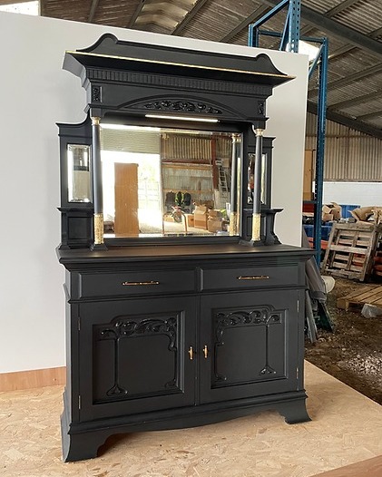 🖤 I honestly can’t believe this beauty hasn’t sold yet… 🖤
I think it might simply be because it’s a larger statement piece — but if you have the space, it really is something special.
This stunning black dresser has been lovingly restyled by me and is full of character and gorgeous detailing. So much storage and presence — it would look incredible in a home, bar or small hotel.
More details here:
https://www.relovedbyjo.co.uk/product-page/dresser
#RelovedByJo #StatementFurniture #BlackFurniture #UpcycledFurniture #RestyledFurniture #VintageFurniture #FurnitureArtist #FurnitureDesign #UniqueInteriors #DarkInteriors #MoodyInteriors #InteriorInspo #DiningRoomStyle #HallwayInspo #AirbnbStyle #PeriodHomes #CharacterHome #SustainableInteriors #CotswoldsHomes #CotswoldsInteriors
Delivery can absolutely be arranged 🚚
Message me if you’d like to view or chat about it — I’d love to see it go to the perfect home ✨