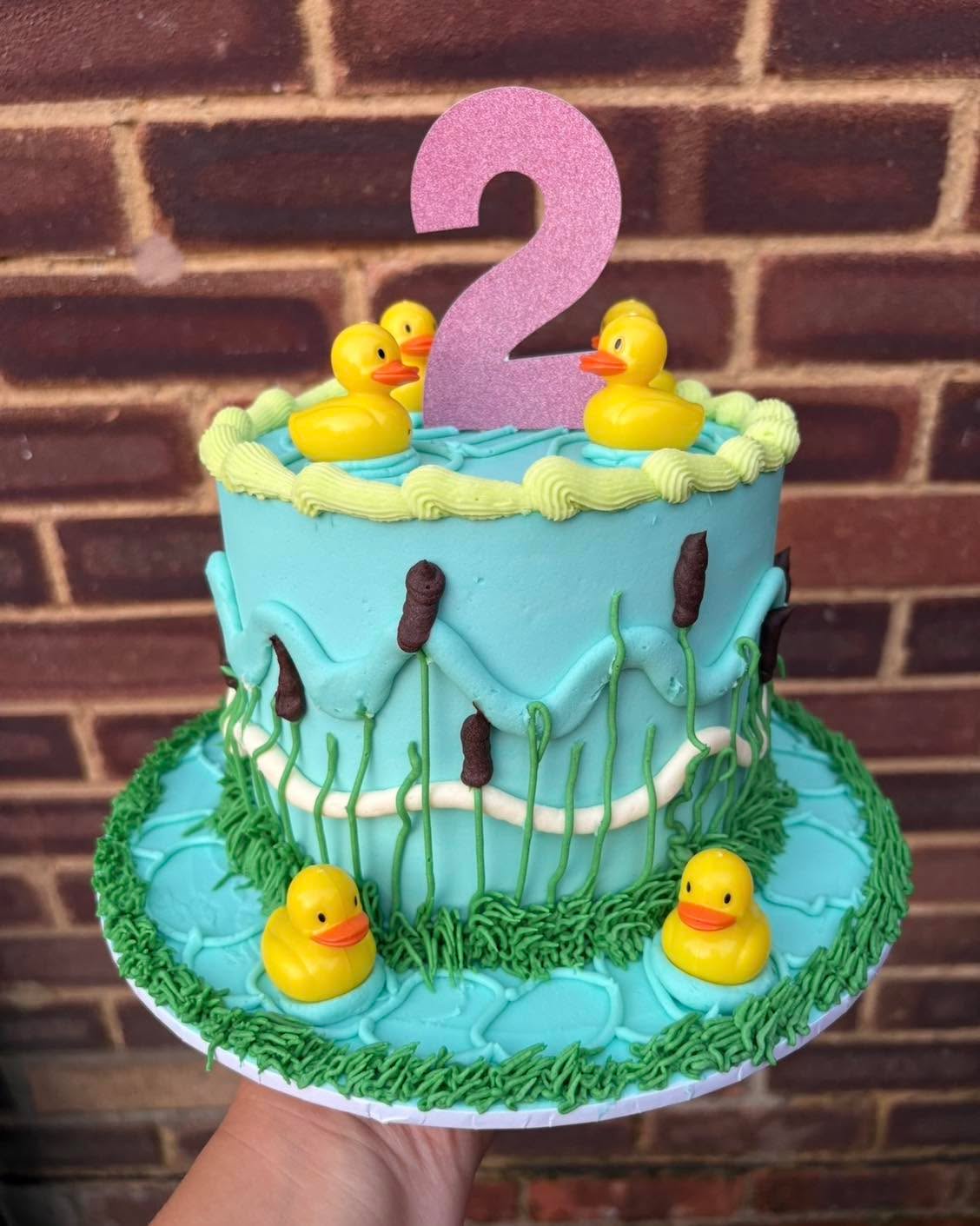 Two cute to handle 🐥💛
This custom duck-pond cake was made to celebrate a sweet 2nd birthday, complete with ripples of buttercream, cattails, and the happiest little duck crew. Splashy, playful, and quack-tastic from top to bottom 🎂✨
Perfect for tiny hands, big smiles, and lots of birthday giggles 🫧🦆
#customcake #birthdaycake #2ndbirthday #duckcake #themedcake #buttercreamcake #kidsbirthdaycake #cakeart #bakerylife #custombakes #instacake #smallbusinessbakery #whimsicalcakes #birthdayvibes #celebrationcake 🐤🎉