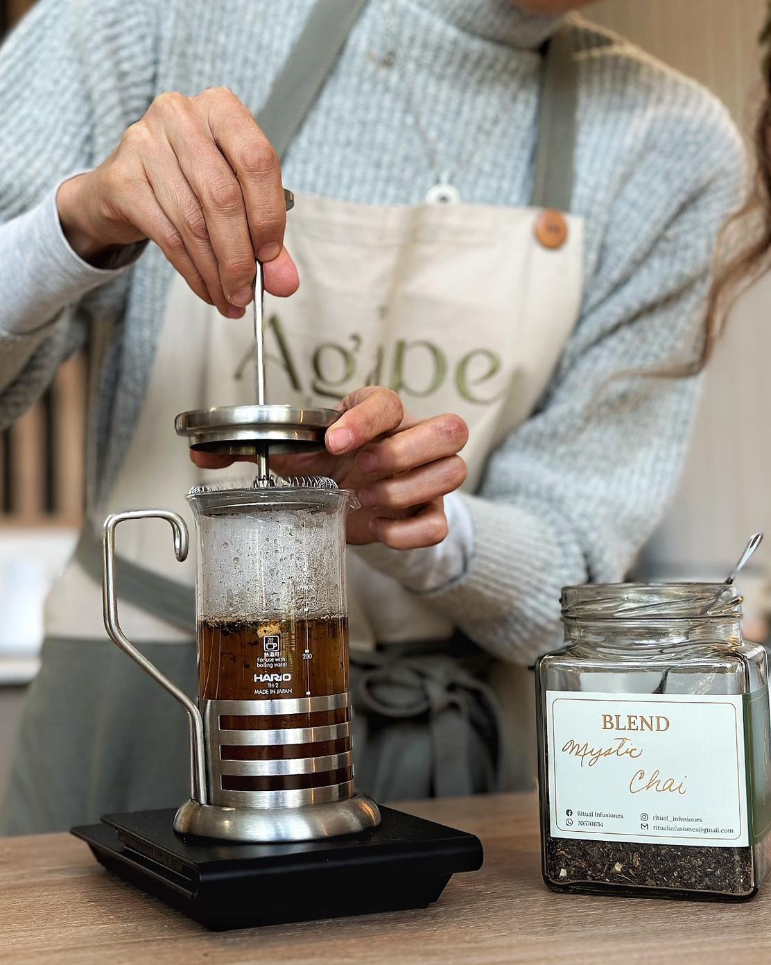 En nuestro café ofrecemos la mejor alimentación para cuidar tu cuerpo desde adentro 🌿
Cada preparación en Ágape nace desde la intención de nutrir, no solo de llenar.
Elegimos ingredientes de calidad, priorizamos lo natural y respetamos los procesos, para que cada comida sea una forma de bienestar consciente.
Comer bien también puede ser simple, delicioso y alineado con tu estilo de vida. ✨🤍
#ComidaConsciente #AgapeWellness #BienestarIntegral #PlantBased #Cochabamba