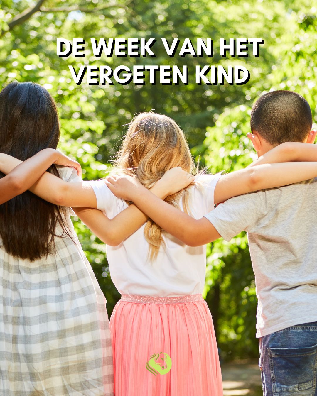 𝗗𝗲 𝘄𝗲𝗲𝗸 𝘃𝗮𝗻 𝗵𝗲𝘁 𝘃𝗲𝗿𝗴𝗲𝘁𝗲𝗻 𝗸𝗶𝗻𝗱.
Tijdens de week van het vergeten kind staan we stil bij kinderen die opgroeien binnen de jeugdzorg. Kinderen voor wie veiligheid, stabiliteit en gezien worden niet vanzelfsprekend zijn.
Deze week draait om aandacht. Om luisteren en om erkennen dat elk kind een verhaal heeft en dat dat verhaal ertoe doet. Het is een week waarin we bewustwording creëren en verandering aanjagen, zodat urgente thema’s binnen de jeugdzorg niet worden genegeerd, maar serieus worden genomen. Maatschappelijk en politiek.
Voor ons is dit geen thema van alleen deze week. In ons werk zien we dagelijks hoe belangrijk het is om aan te sluiten bij het kind. Niet kijken naar systemen, maar naar wat een kind nodig heeft om zich te kunnen ontwikkelen.
Ons doel is helder: aandacht volle jeugdhulpverlening, altijd in het belang van het kind. Want geen enkel kind mag vergeten worden.
-
-
#weekvanhetvergetenkind #jeugdzorg #aandachtvoorkinderen #alphenaandenrijn #jeugdhulpverlening #jeugdhulp
