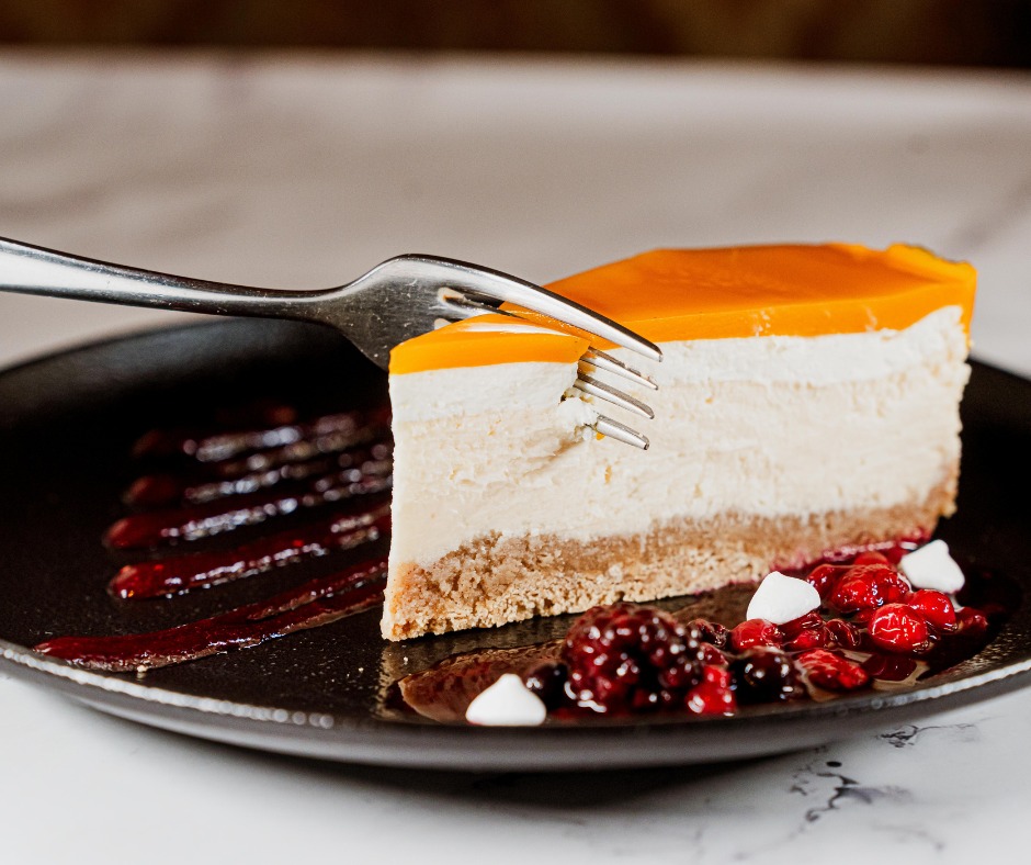 Egy falat desszertboldogság! 🥰 Krémes sajttorta friss mangóval és savanykás erdei gyümölcsökkel – tökéletes egyensúly az édes és a gyümölcsös ízek között. 🍰 Ha egy könnyed, mégis igazán kényeztető lezárásra vágysz, ez a desszert biztos választás. 😊
📍 1053 Budapest, Vámház Krt 6.
🕒 Hétfő–Vasárnap: 12:00-23:00
☎️ +36 (1) 411 1750
📧 info@steak.hu
👉 https://www.steak.hu/
#pampasbudapest #steakhouse