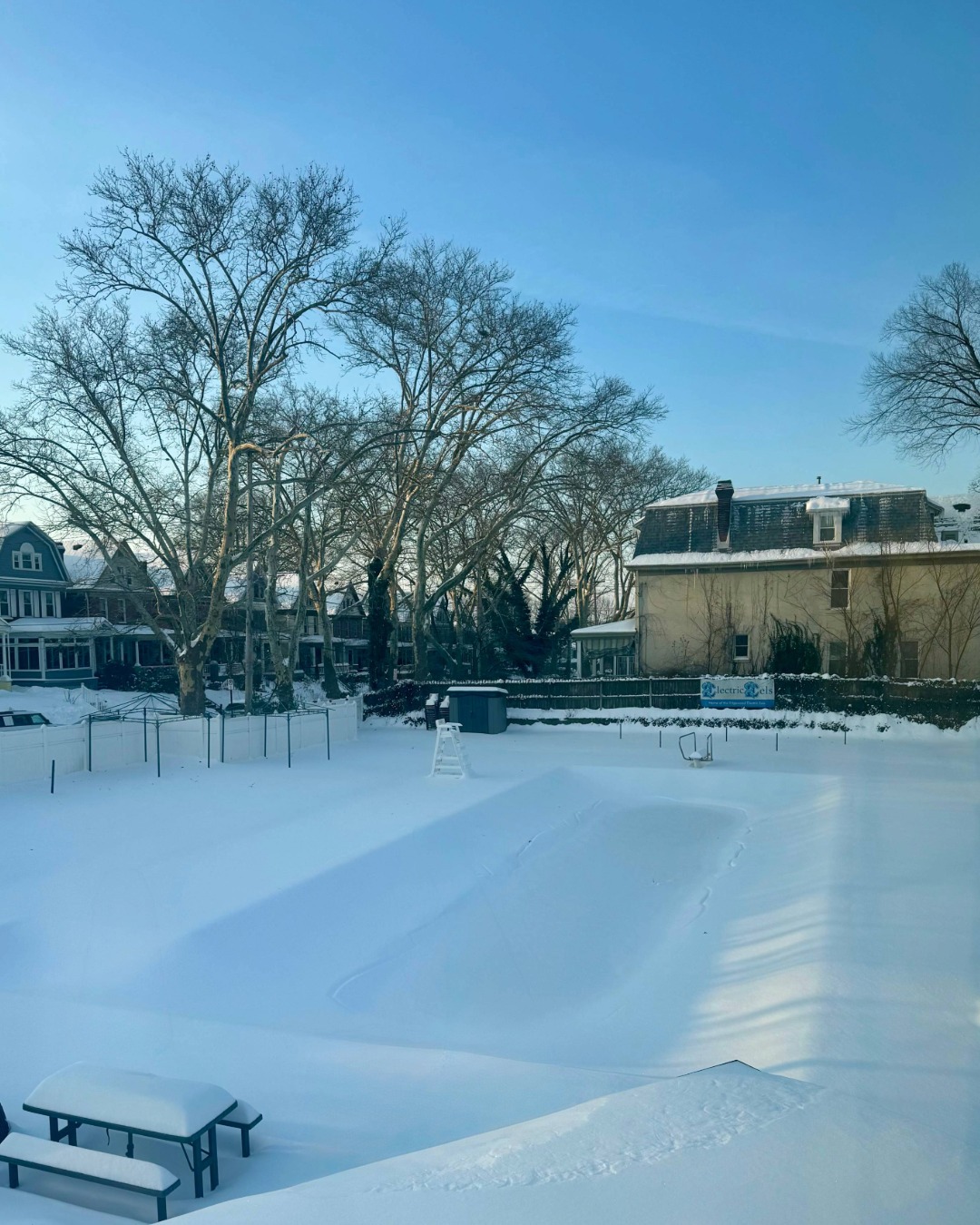 SUMMER DAYDREAMING
Remembering morning lap swims, water aerobics, swim team practice, sunshine, swimming weather and more!
January Promo Ends Today at 5PM ~ secure your spot for the 2026 Season.
#summertime #daydreaming #summervibes #swim #swimming #swimteam #swimmingpool #membership #secureyourspot #2026season #edgewoodclub #edgewood #pittsburgh